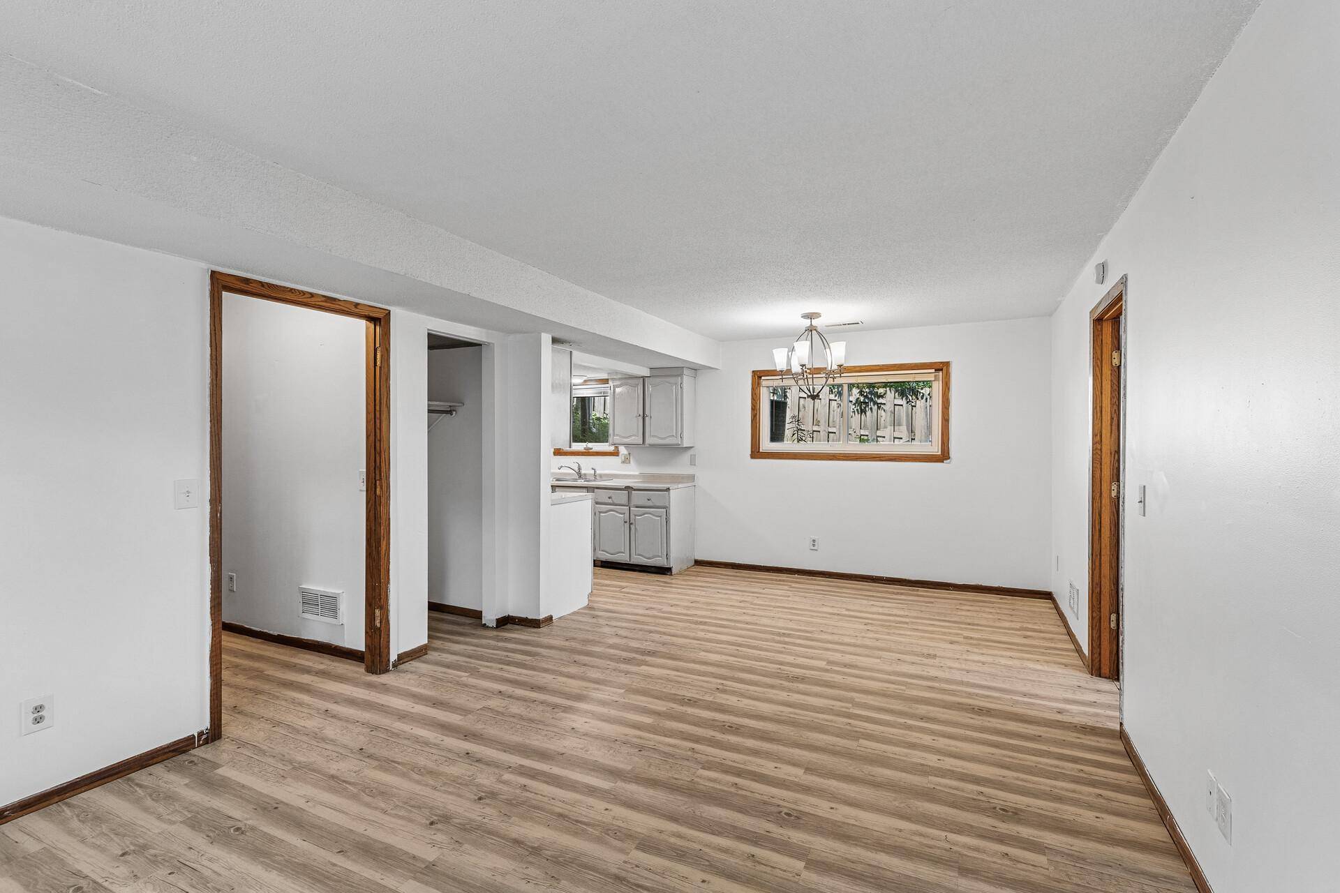 Saint Paul, MN 55107,184 Baker ST E