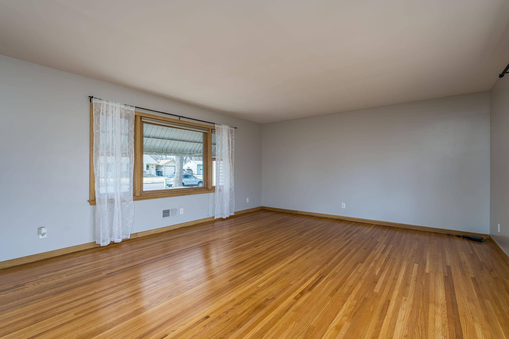 Mankato, MN 56001,227 Thayer AVE