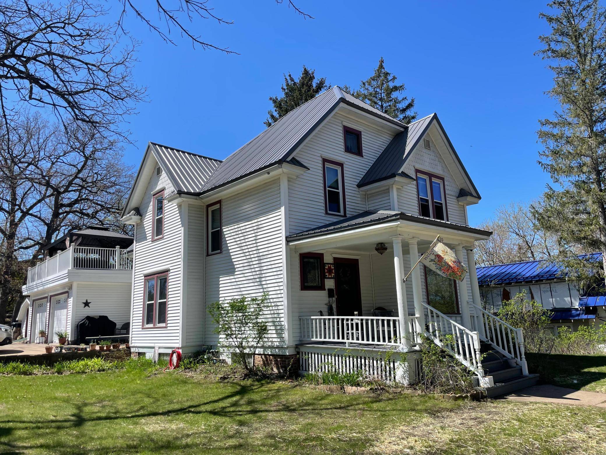 Menomonie, WI 54751,1120 11th AVE E