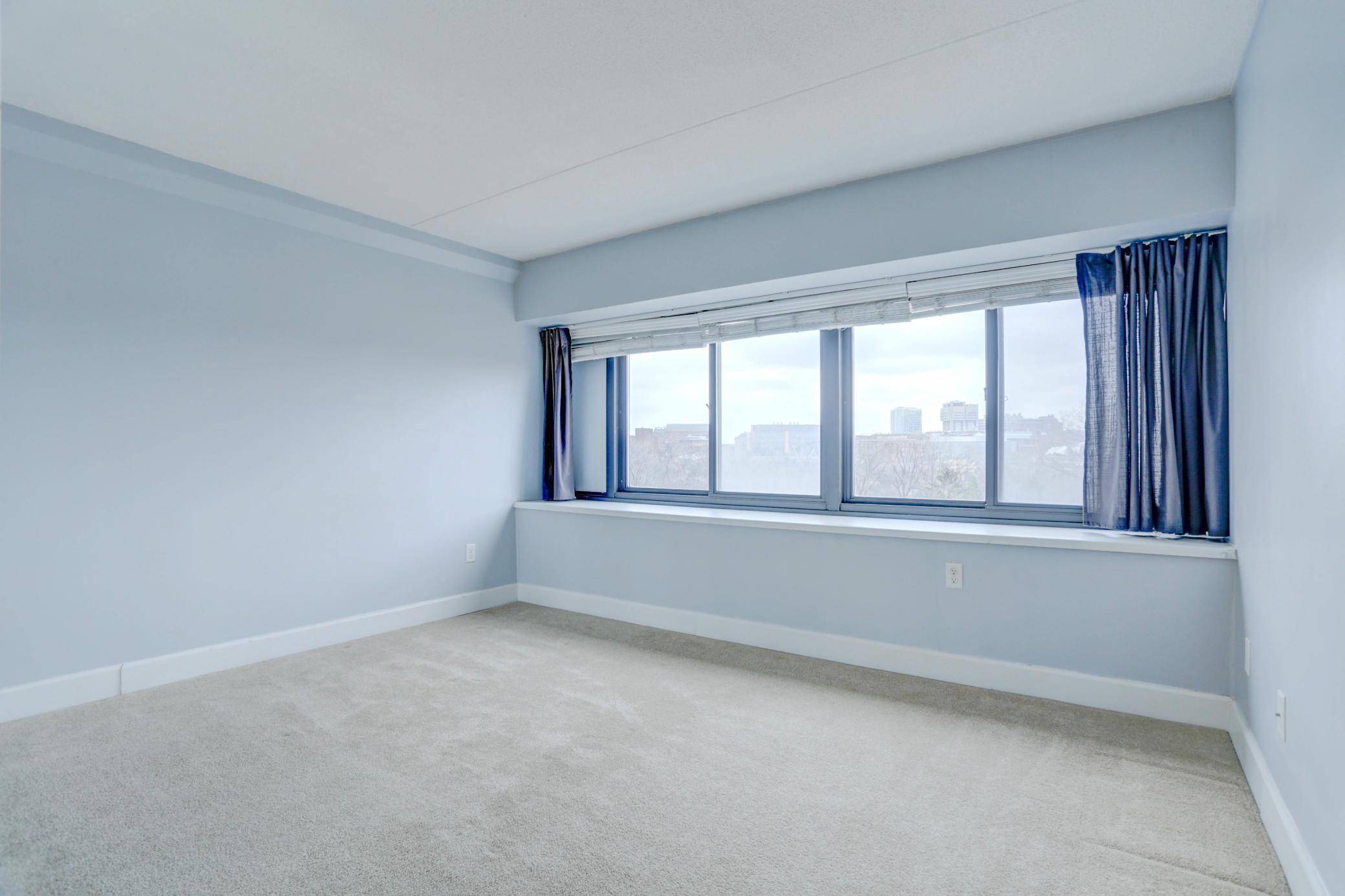 Minneapolis, MN 55454,1920 S 1st ST #307