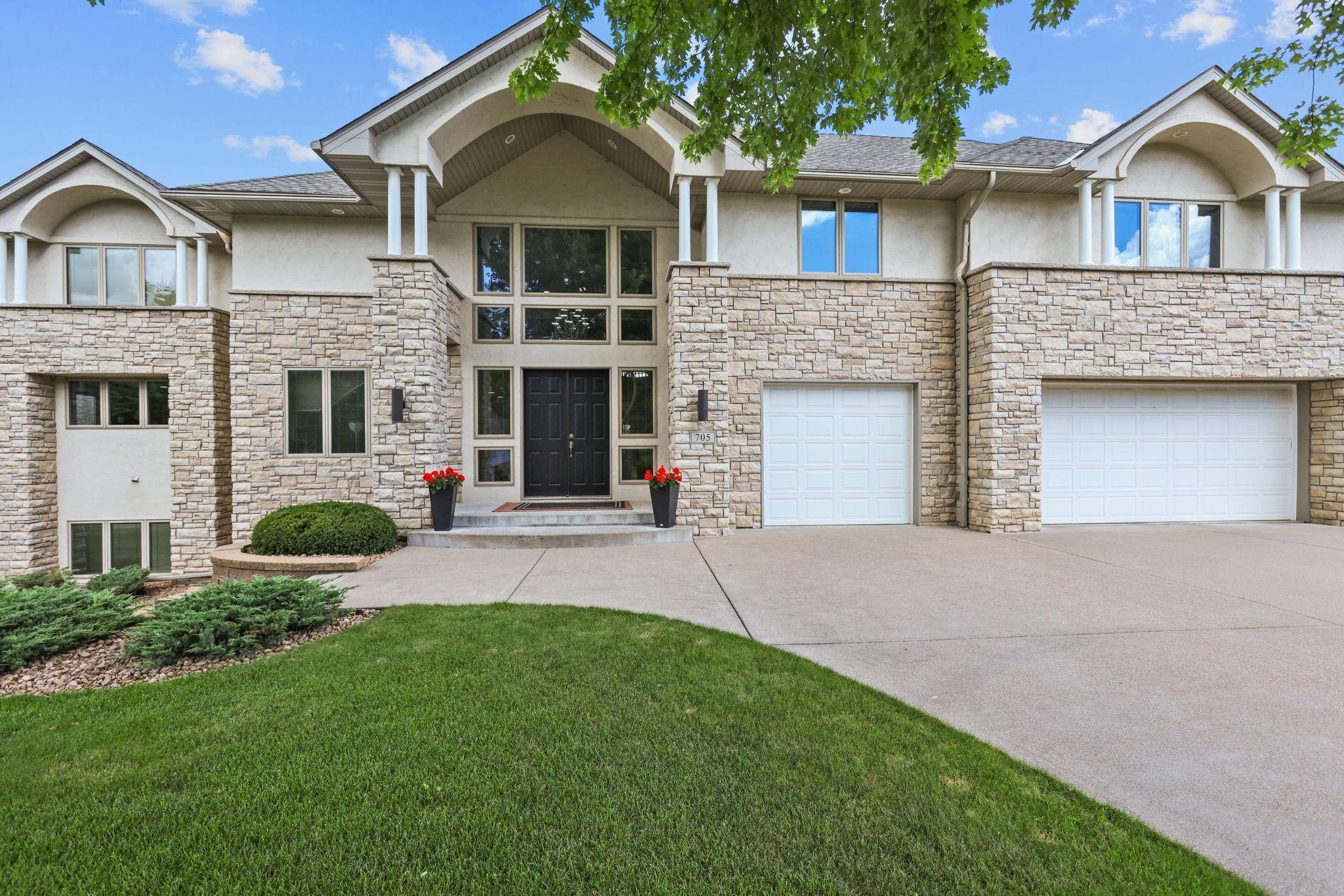 Champlin, MN 55316,705 W River Pkwy