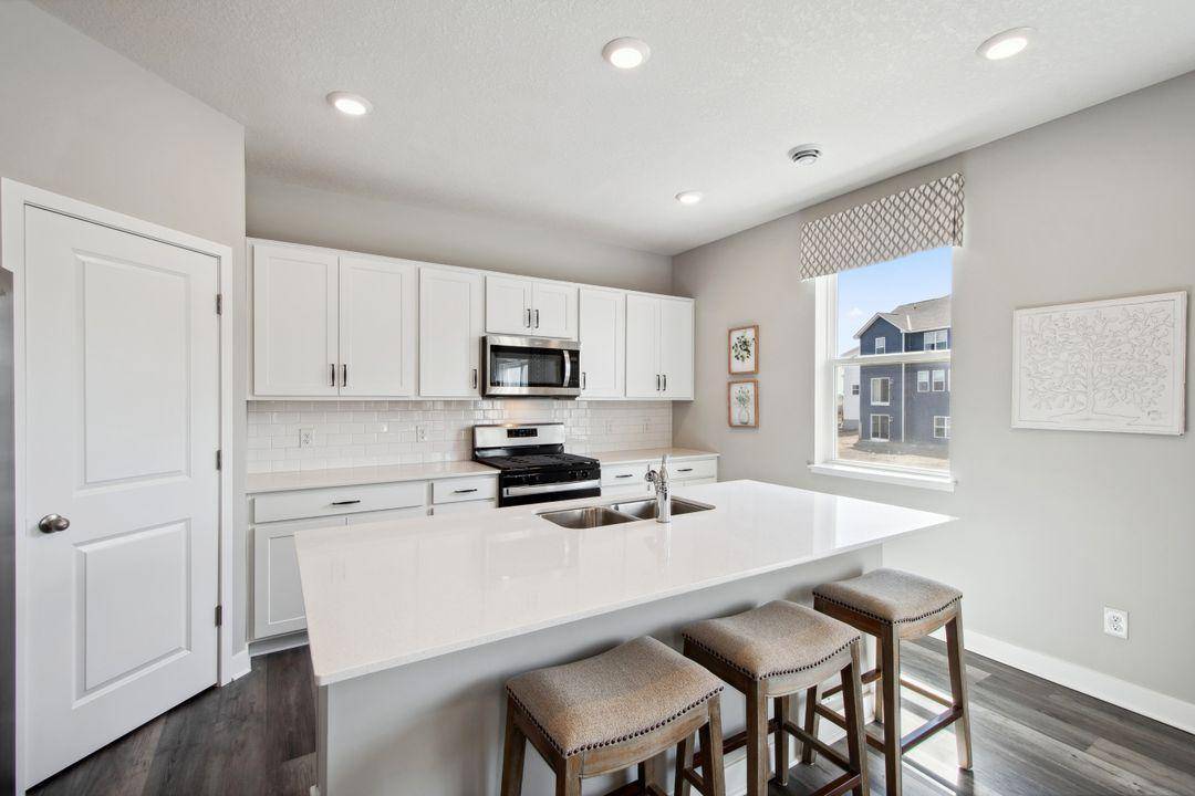 Lakeville, MN 55044,17030 Draper WAY
