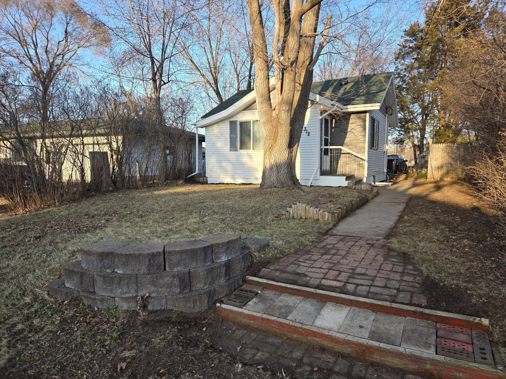 Saint Cloud, MN 56303,312 32nd AVE N