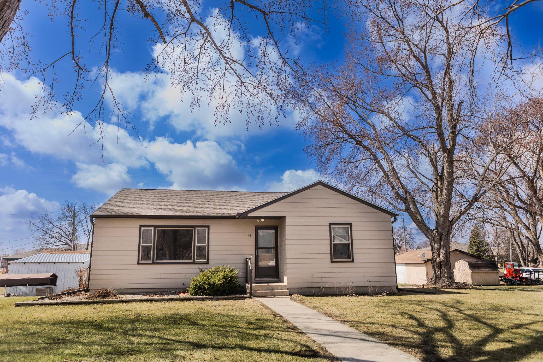 Morris, MN 56267,14 S Oregon AVE
