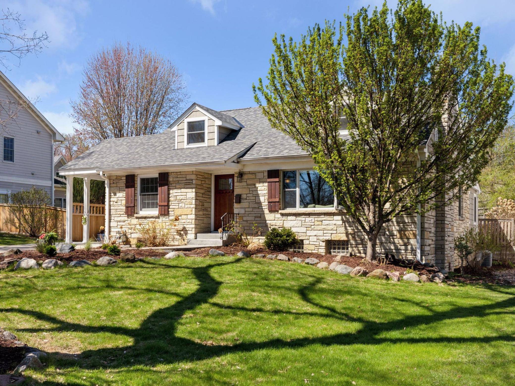 Edina, MN 55436,5112 Windsor AVE