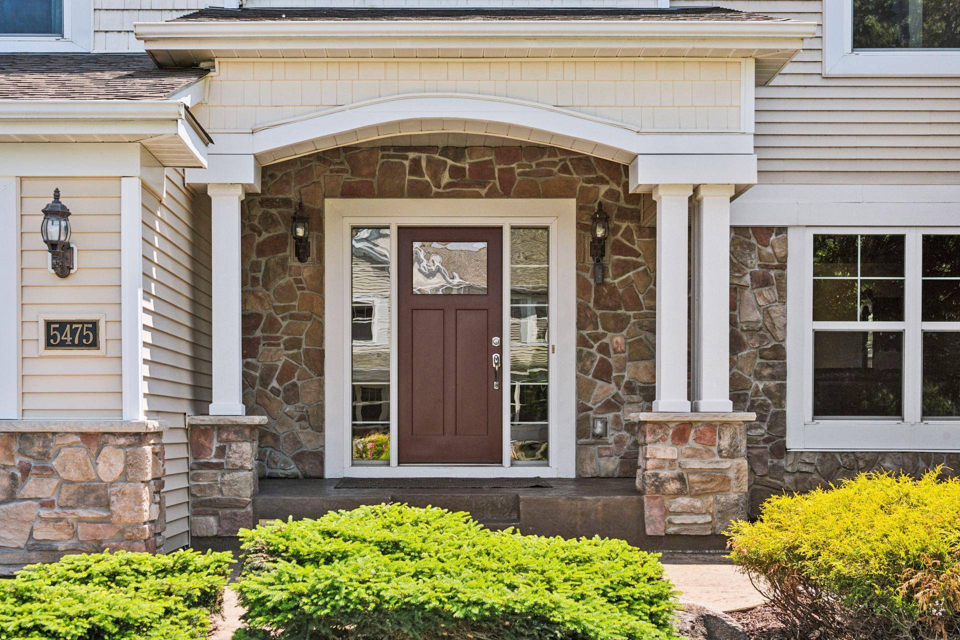 Prior Lake, MN 55372,5475 Trailhead LN SE