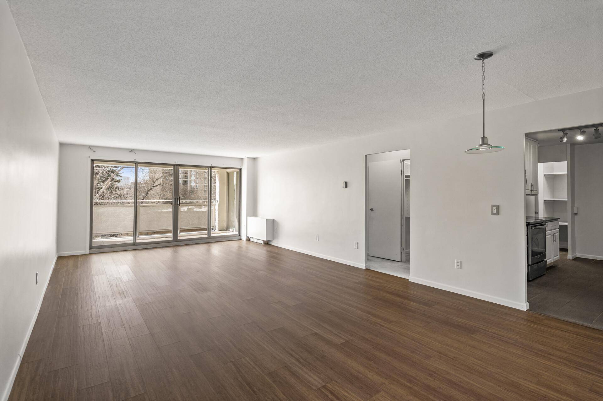 Edina, MN 55435,6450 York AVE S #409