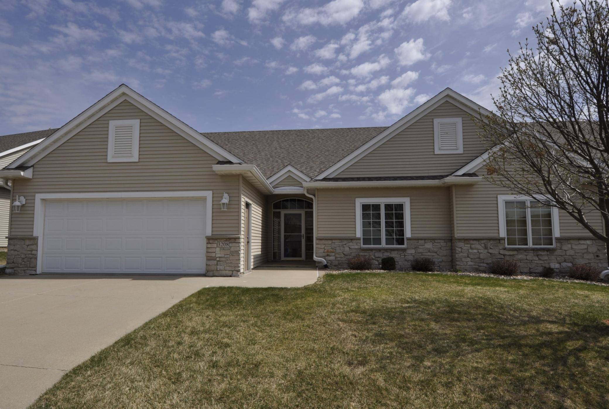 Rochester, MN 55906,3208 Coral PL NE