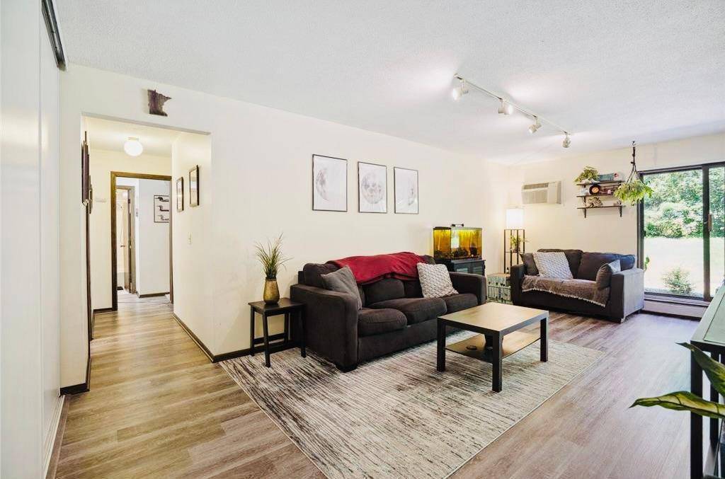 Saint Louis Park, MN 55416,4536 Cedar Lake RD S #3