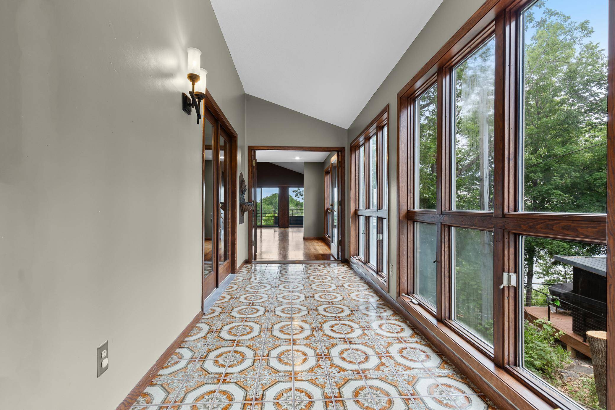 Plymouth, MN 55441,1601 W Medicine Lake DR