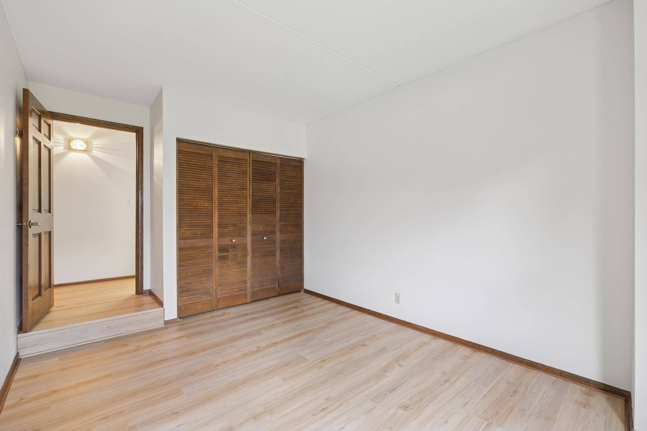 Edina, MN 55436,6730 Vernon AVE S #201