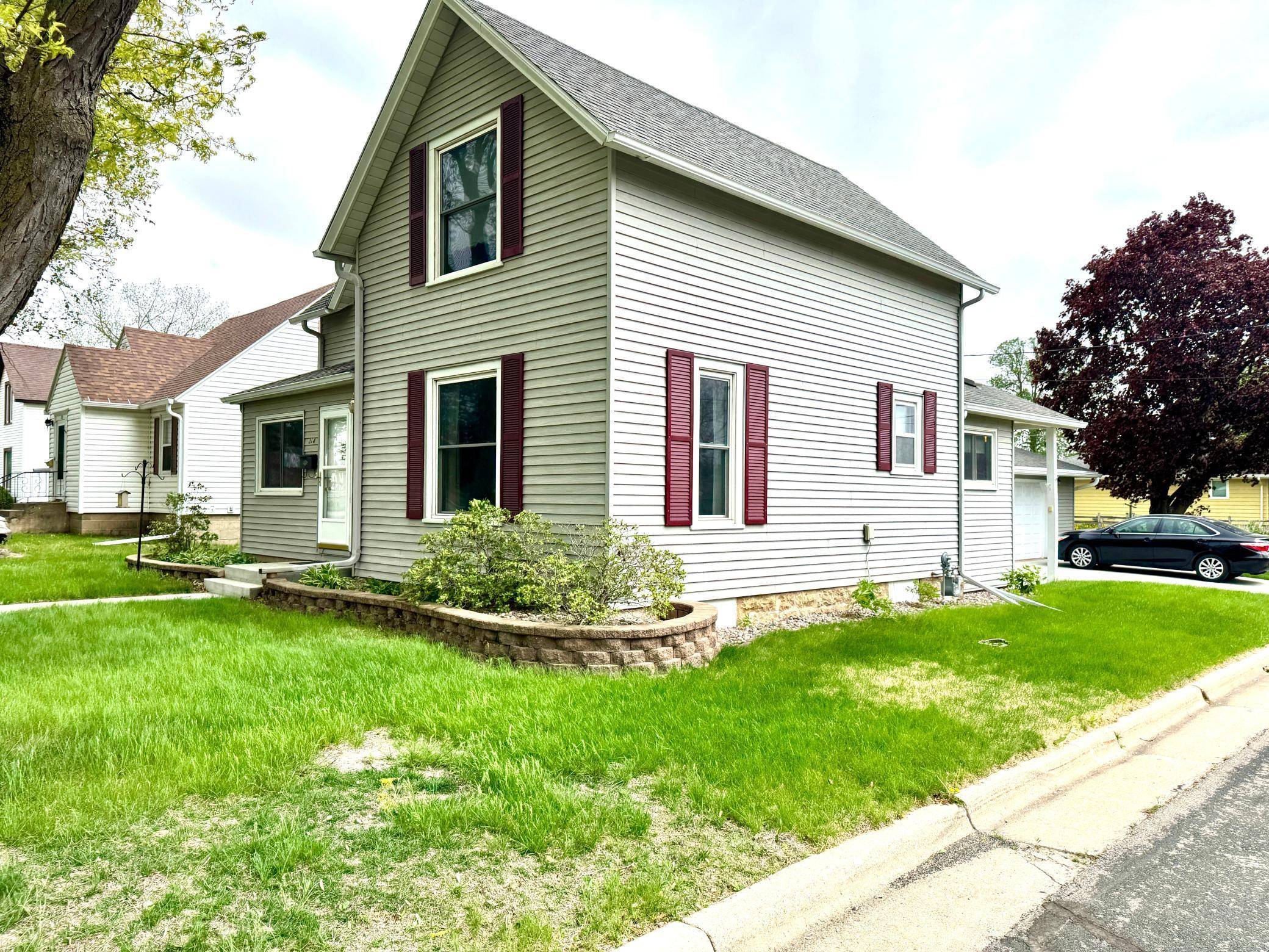 Stewartville, MN 55976,314 2nd ST SW
