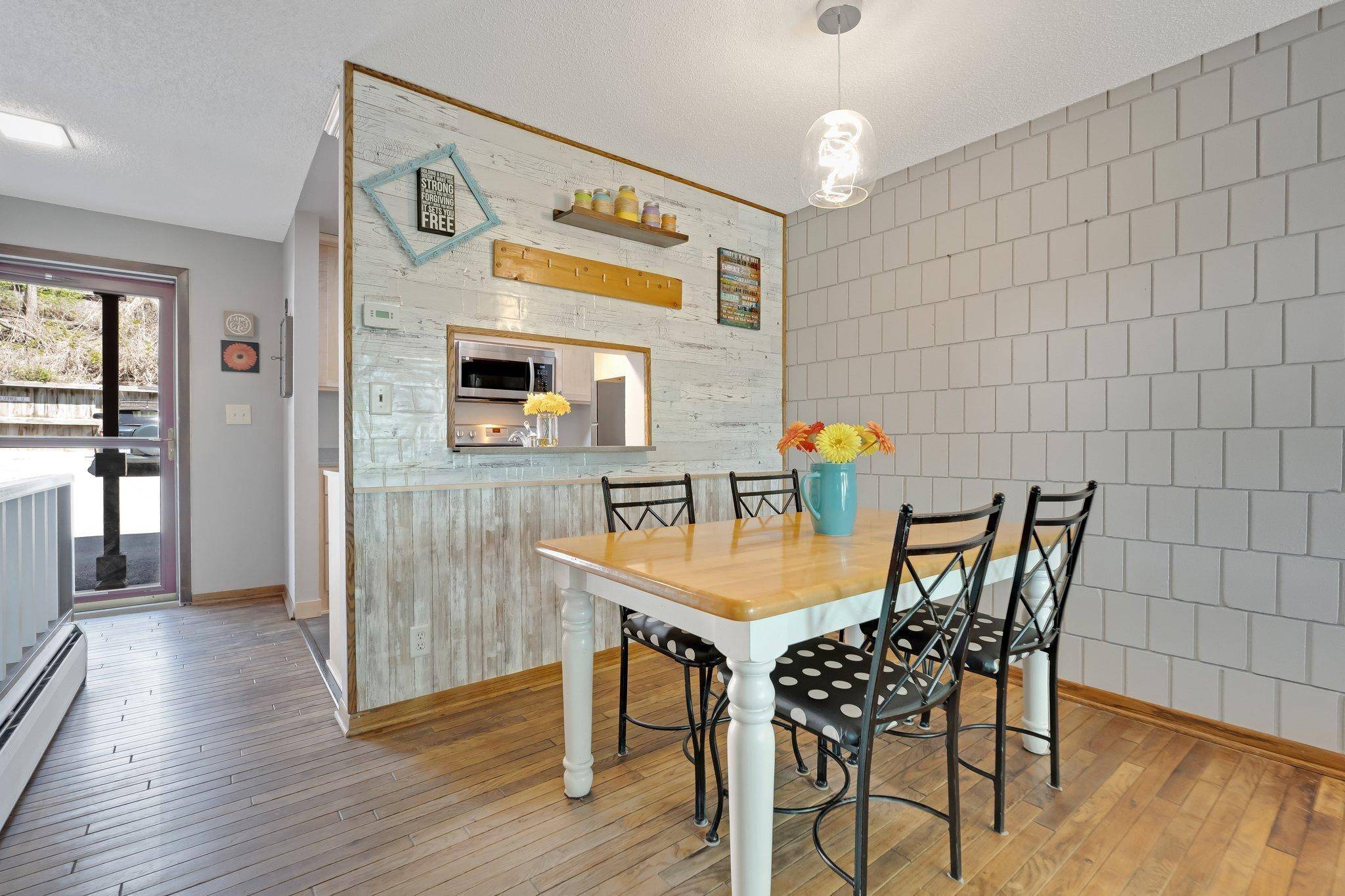 Saint Paul, MN 55102,380 Ramsey ST #4A