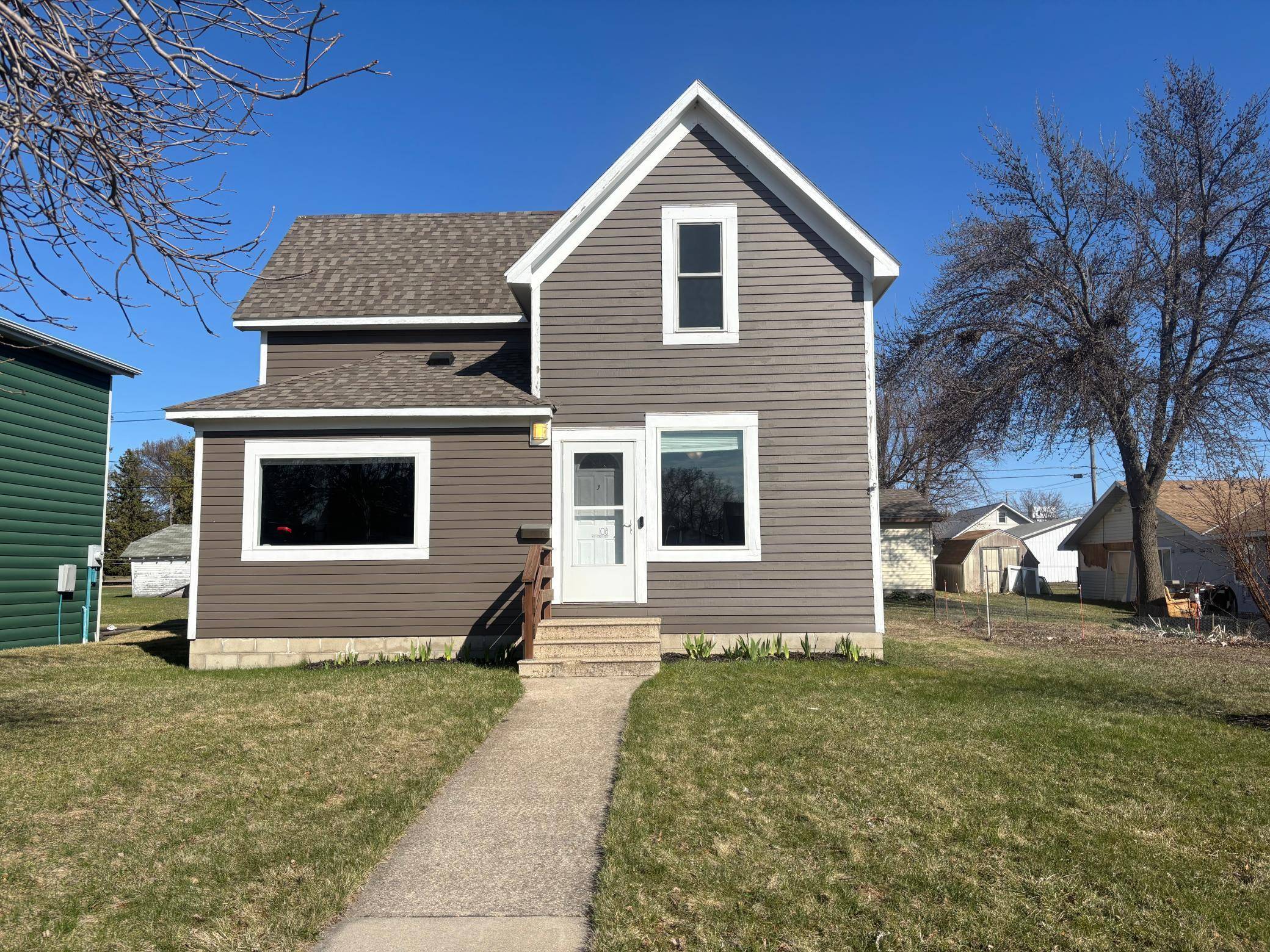 Morris, MN 56267,108 W 4th ST