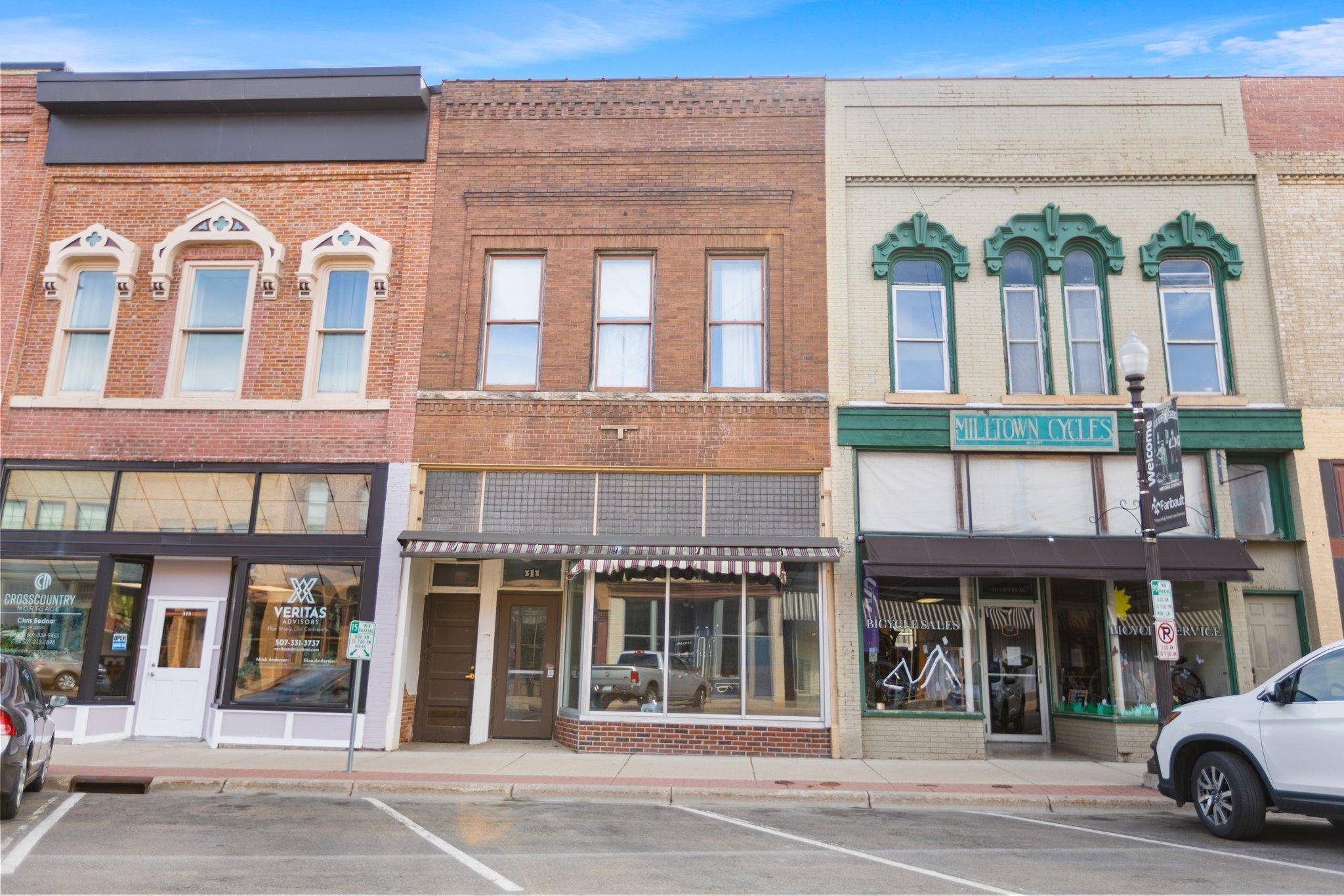 Faribault, MN 55021,313 Central AVE N