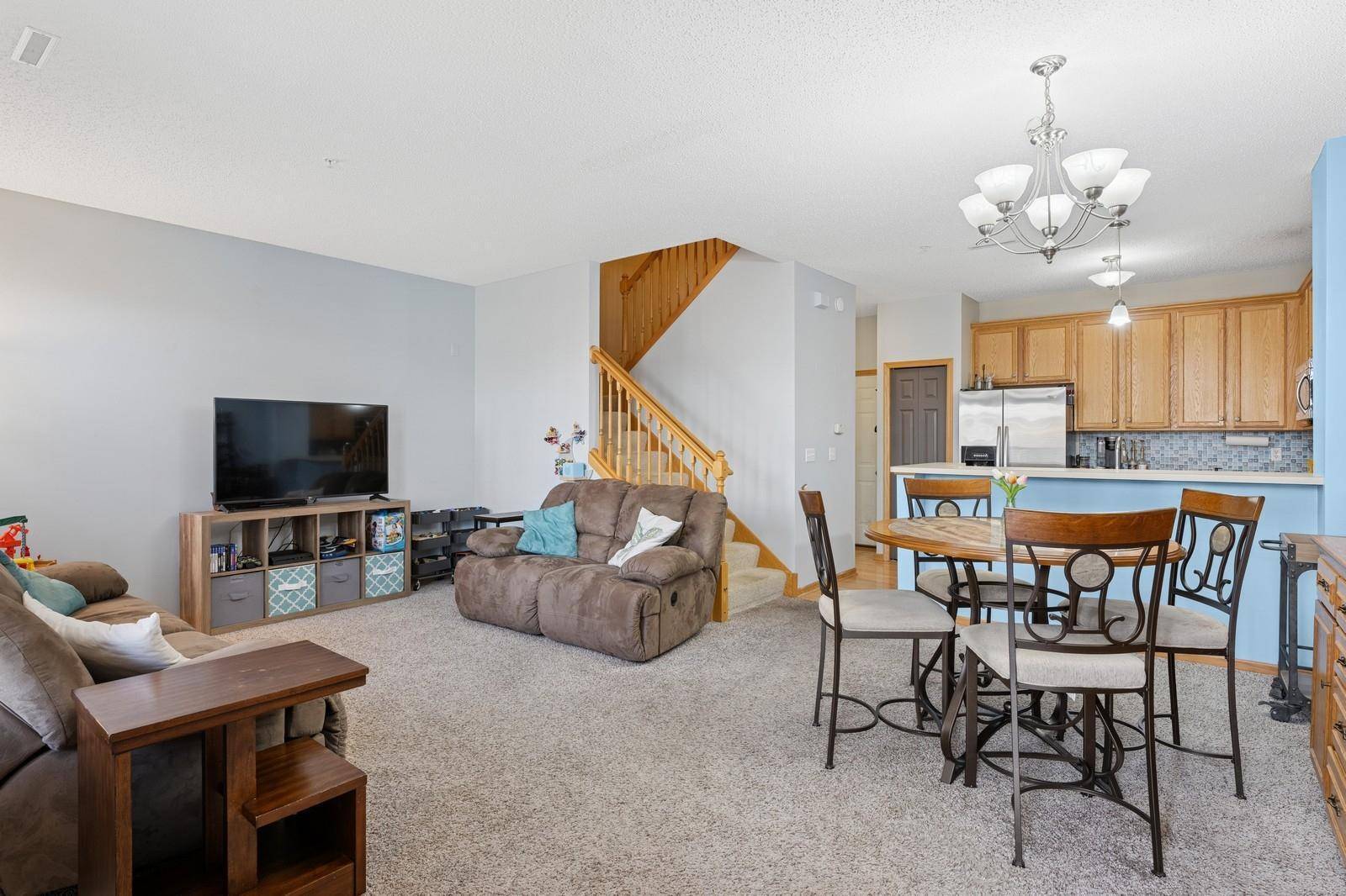 Maplewood, MN 55109,1573 Legacy Pkwy E #2