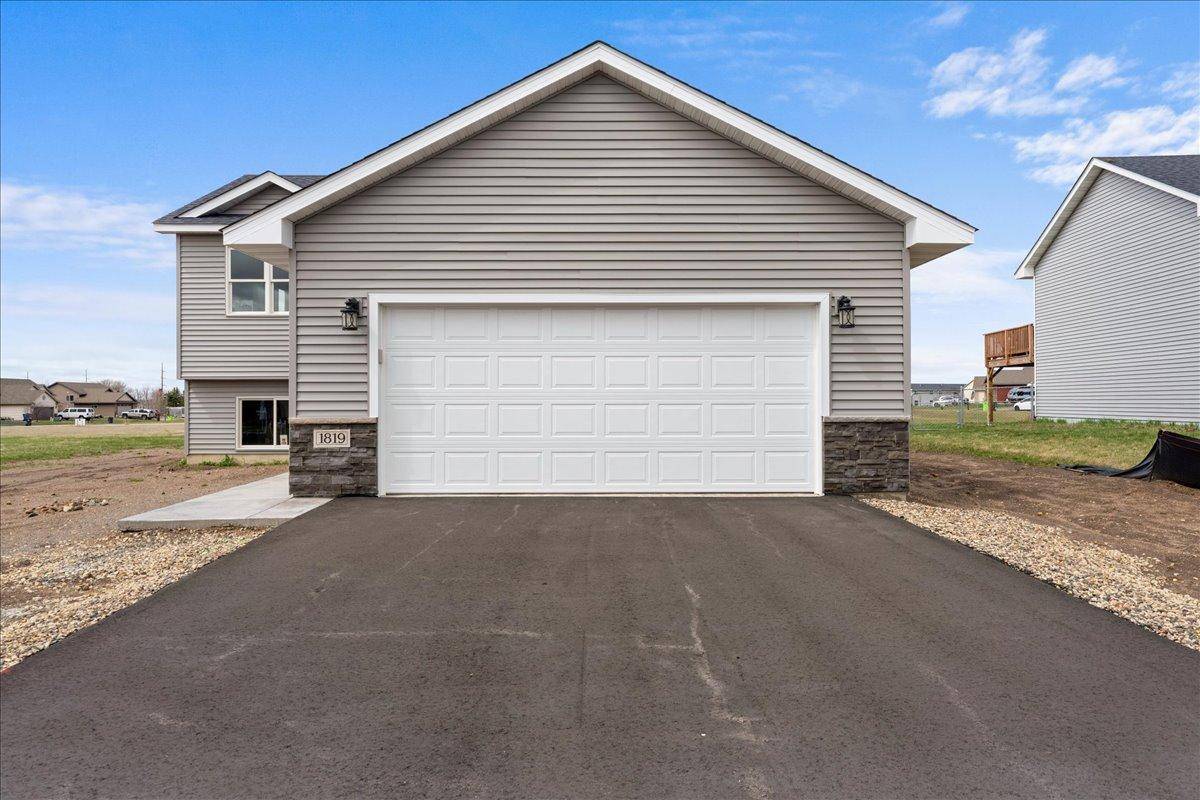 New Richmond, WI 54017,1819 Cypress TRL