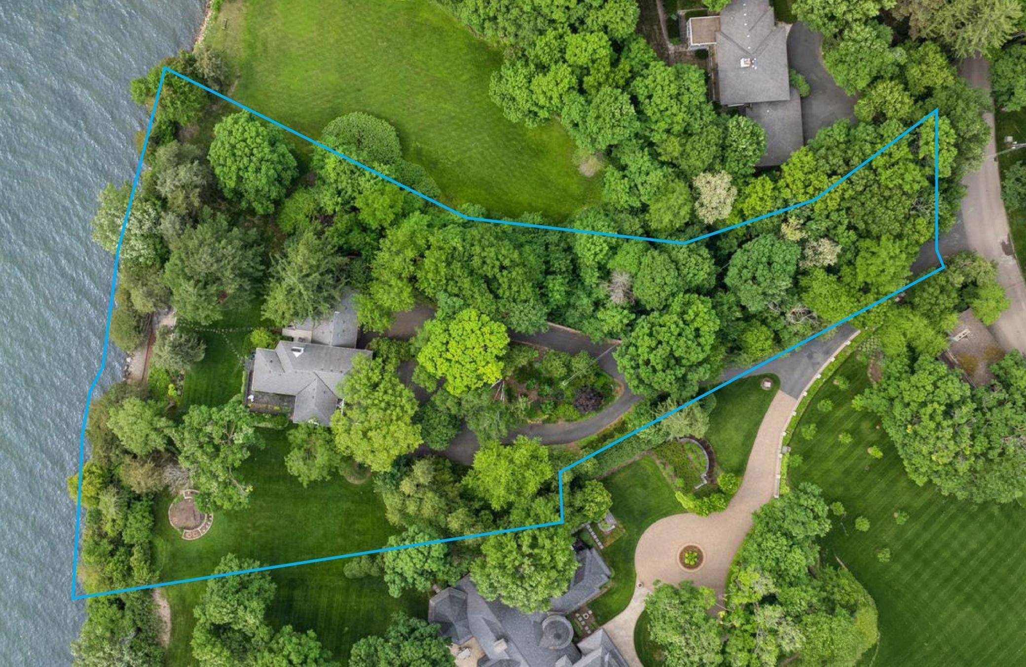 Wayzata, MN 55391,547 Harrington RD