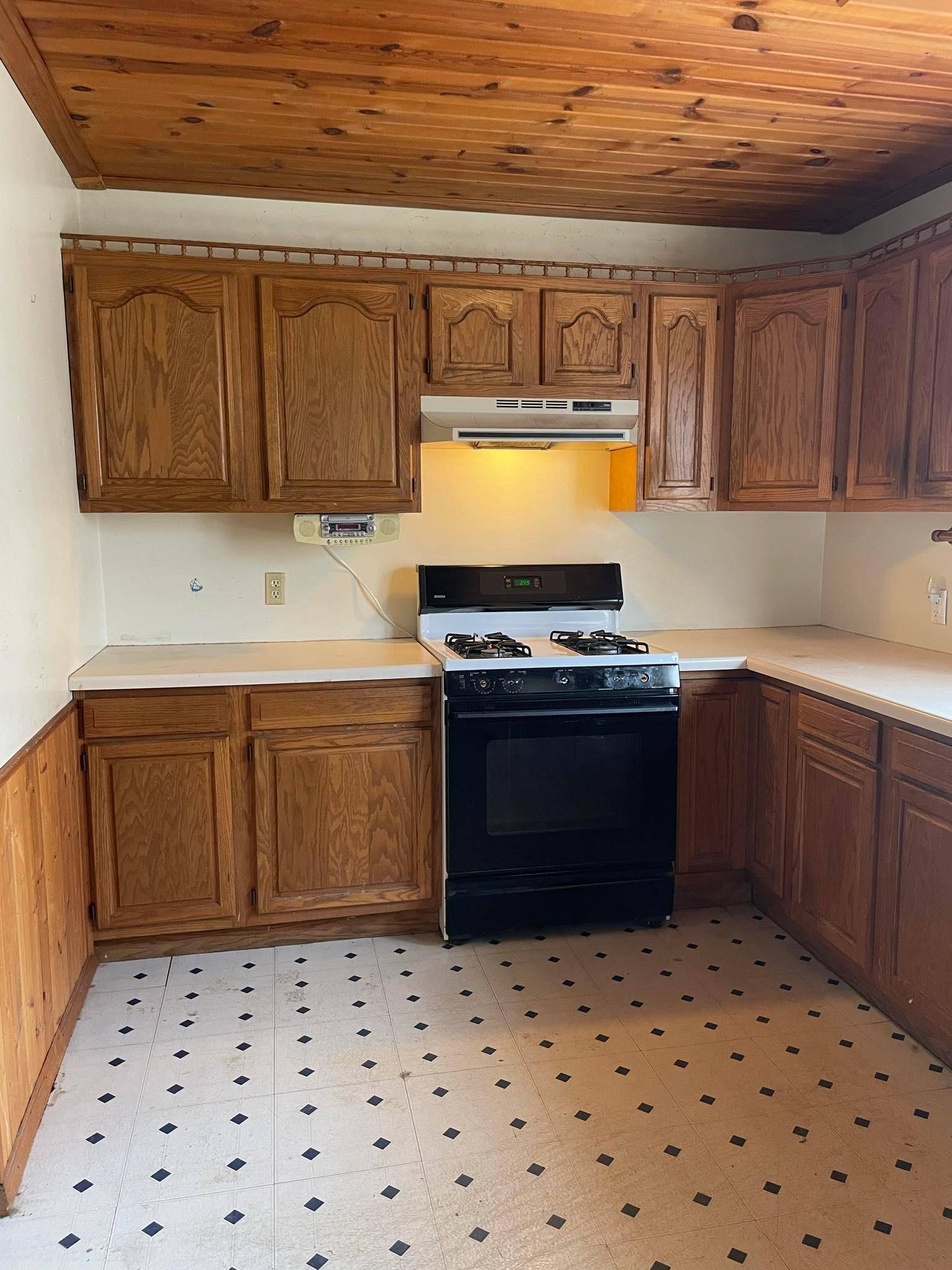 Albert Lea, MN 56007,607 W Clark ST