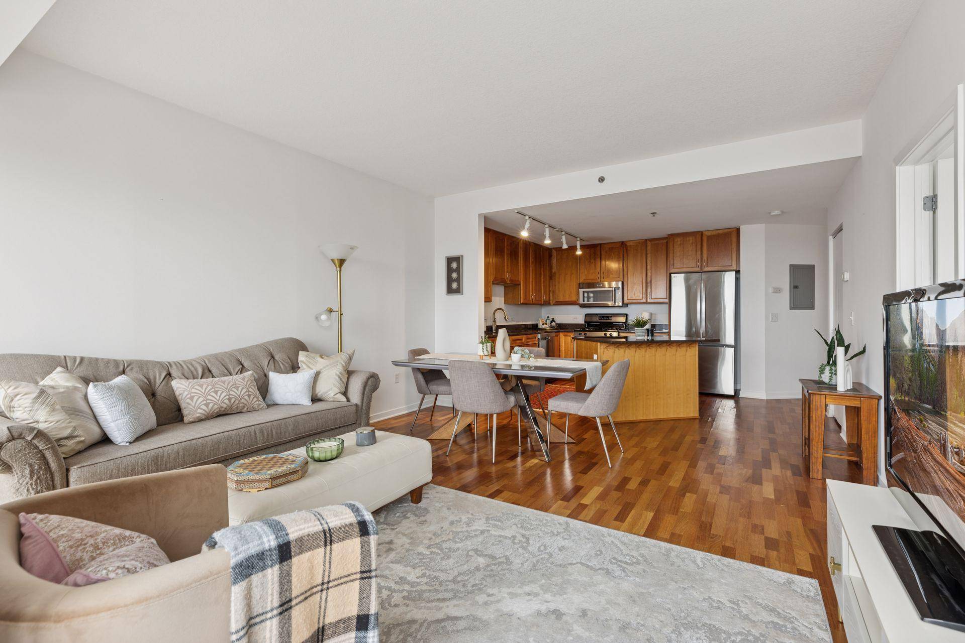 Minneapolis, MN 55404,929 Portland AVE #2209