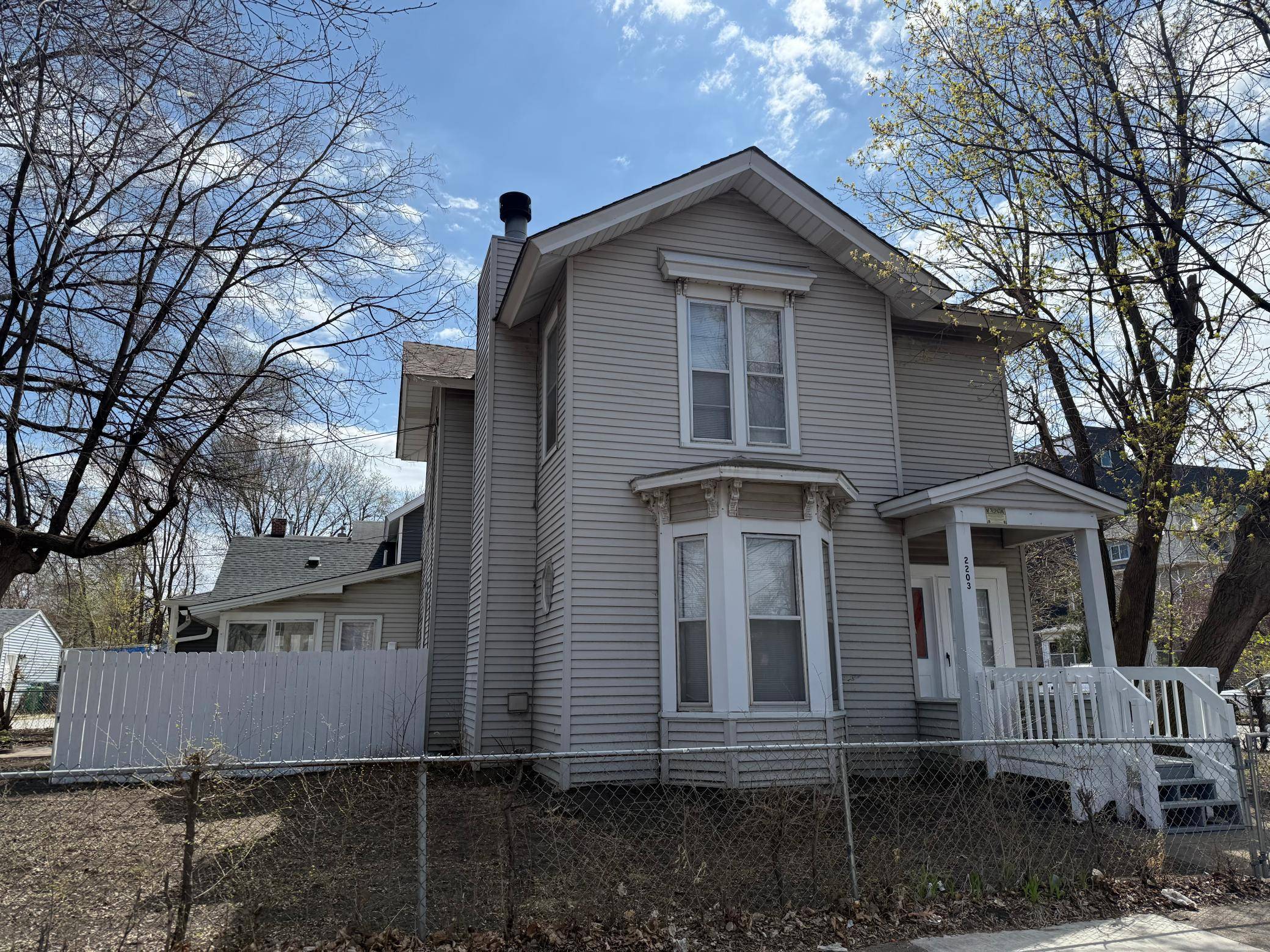 Minneapolis, MN 55404,2203 Bloomington AVE