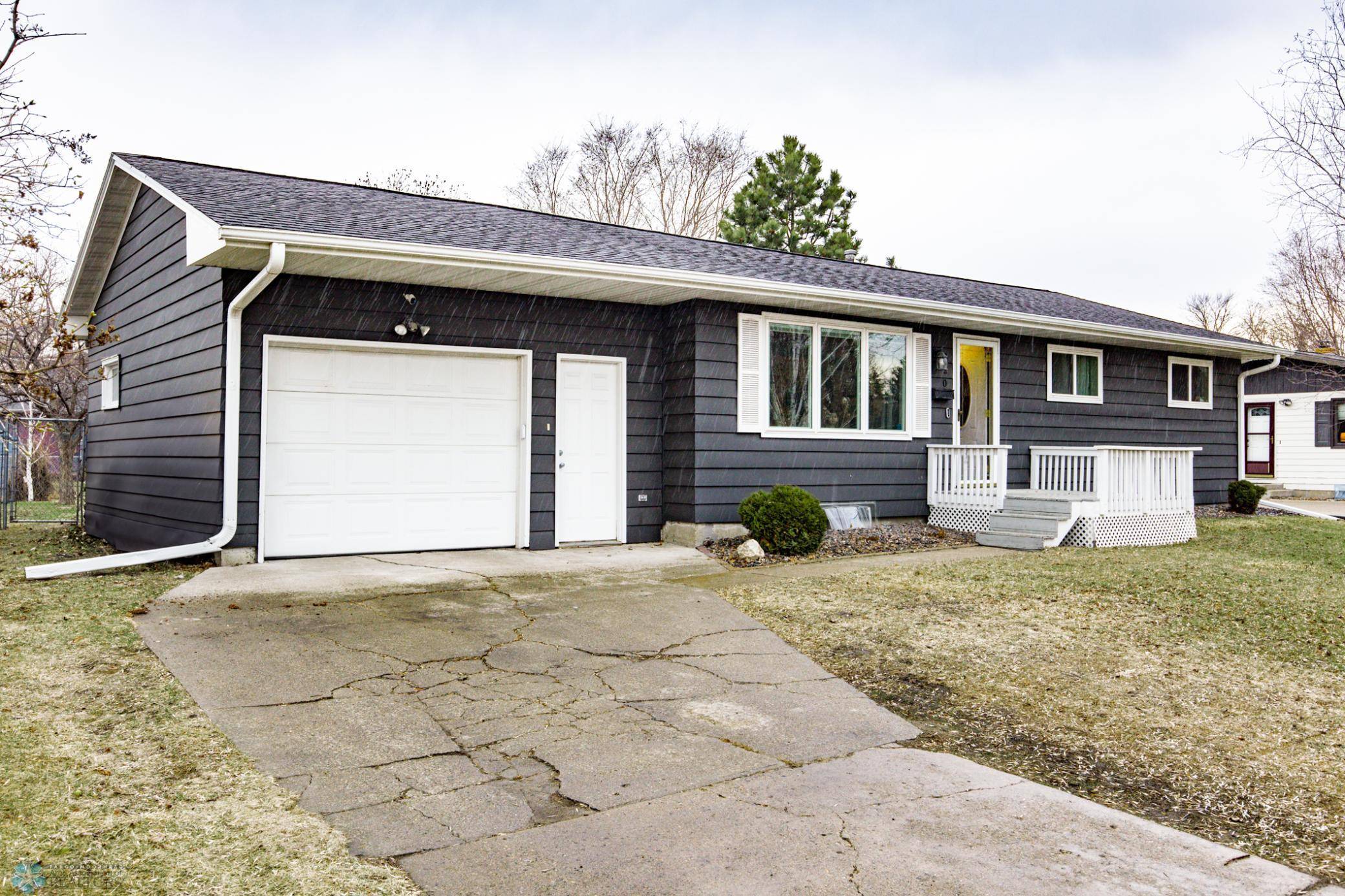 West Fargo, ND 58078,820 3rd ST E