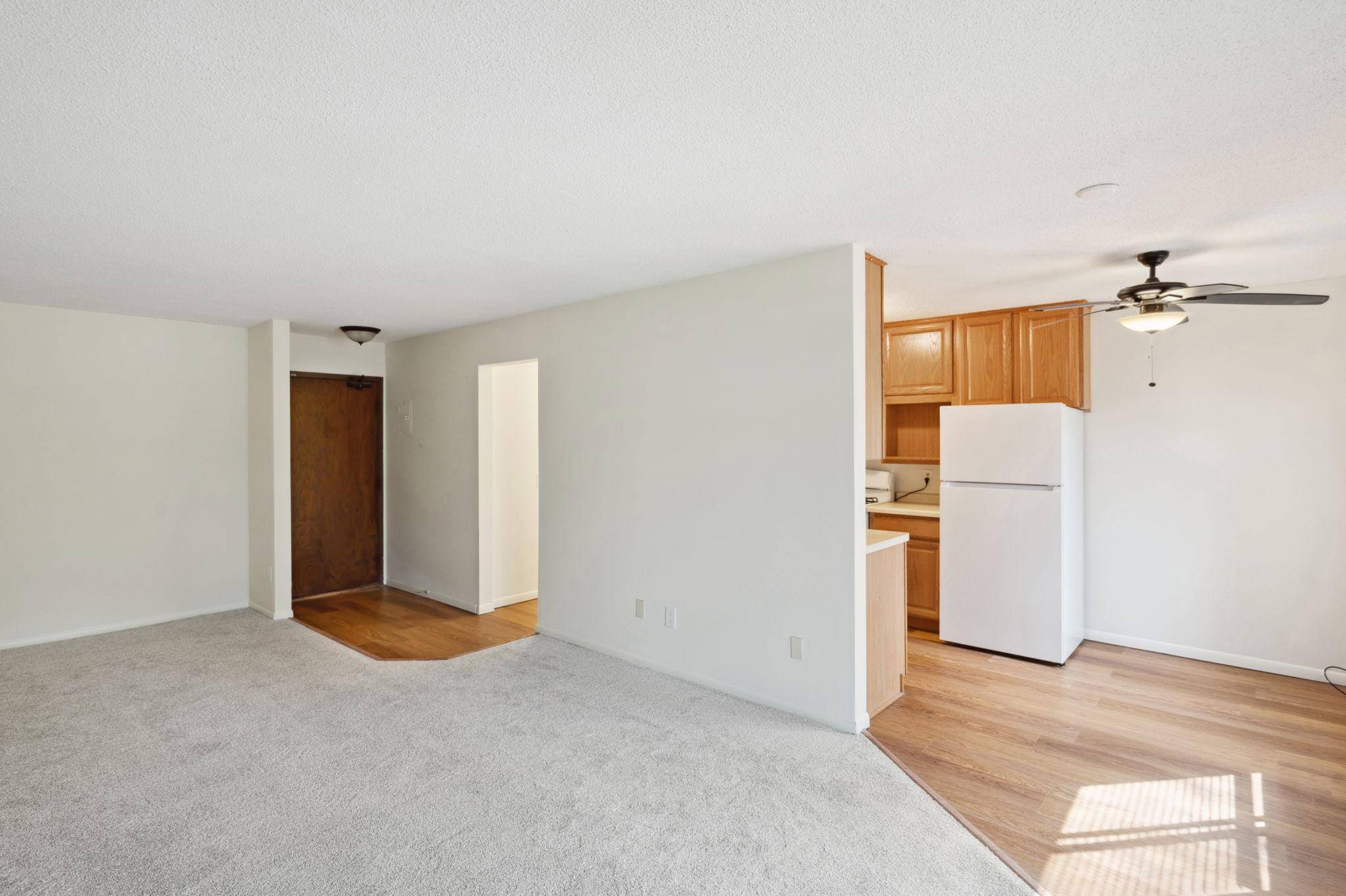 Edina, MN 55435,4101 Parklawn AVE #102