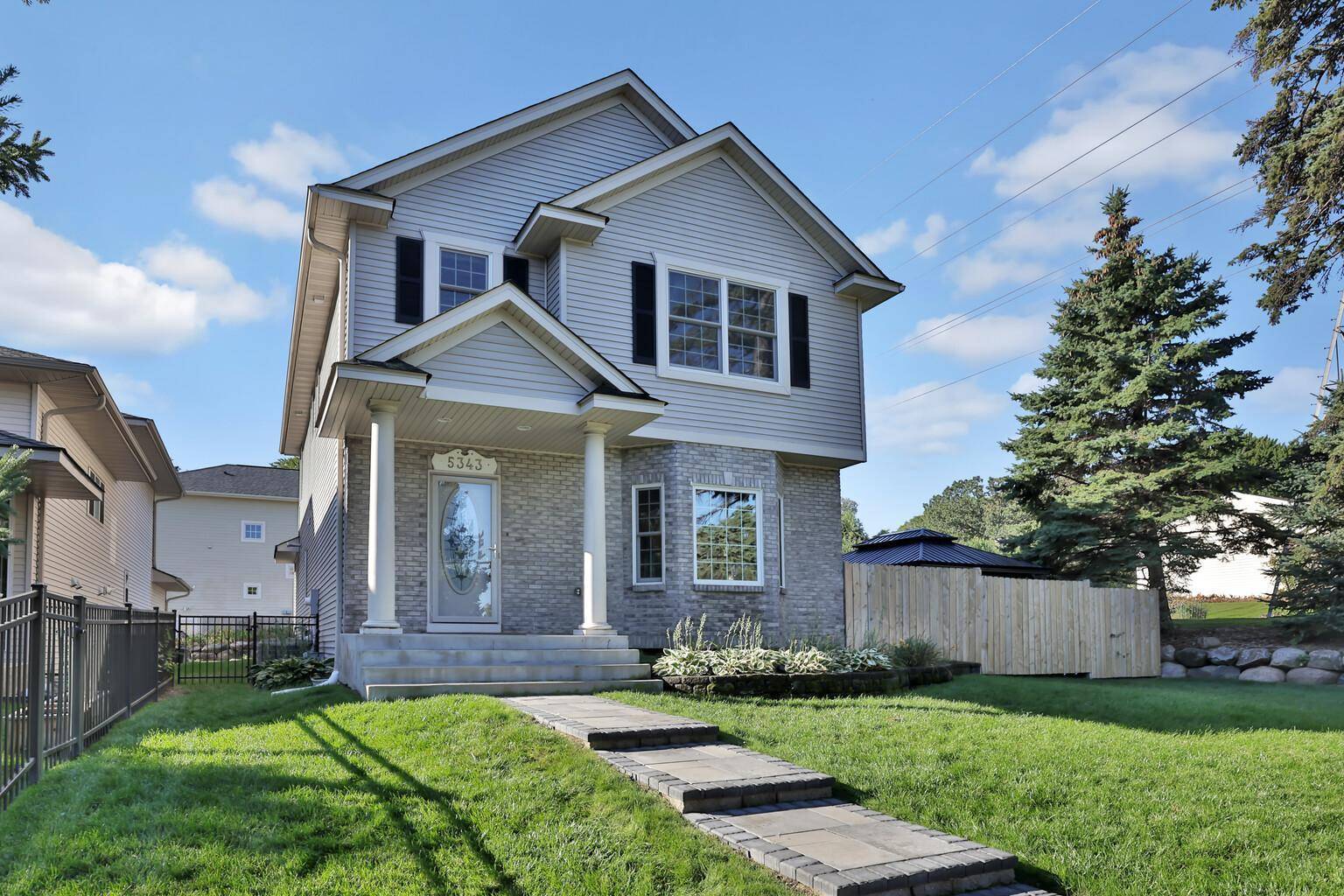 Edina, MN 55436,5343 Interlachen BLVD