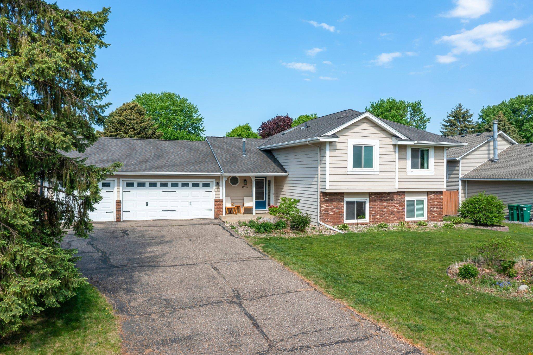 Apple Valley, MN 55124,14445 Europa AVE