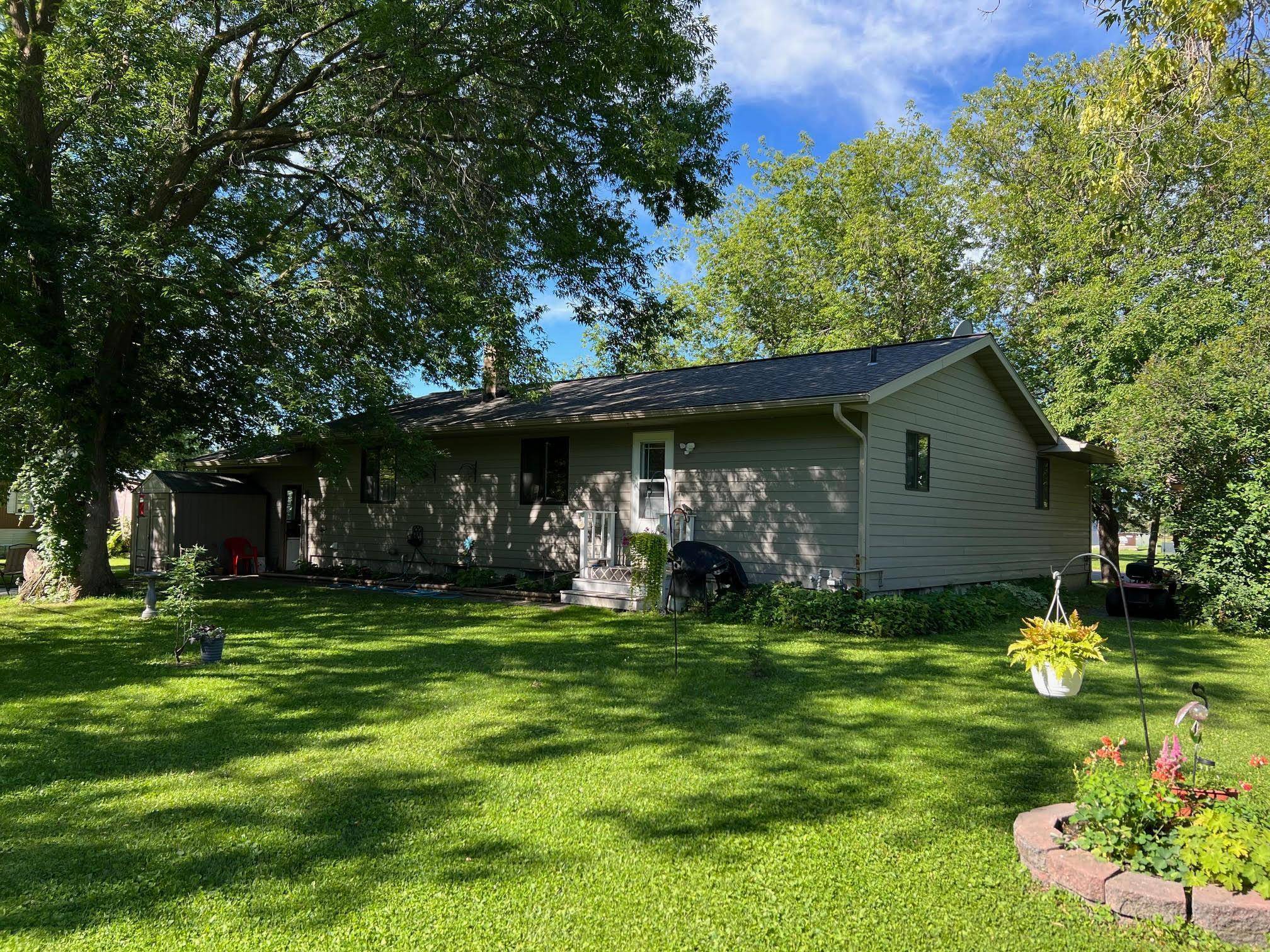 Warroad, MN 56763,220 Minnesota AVE NE