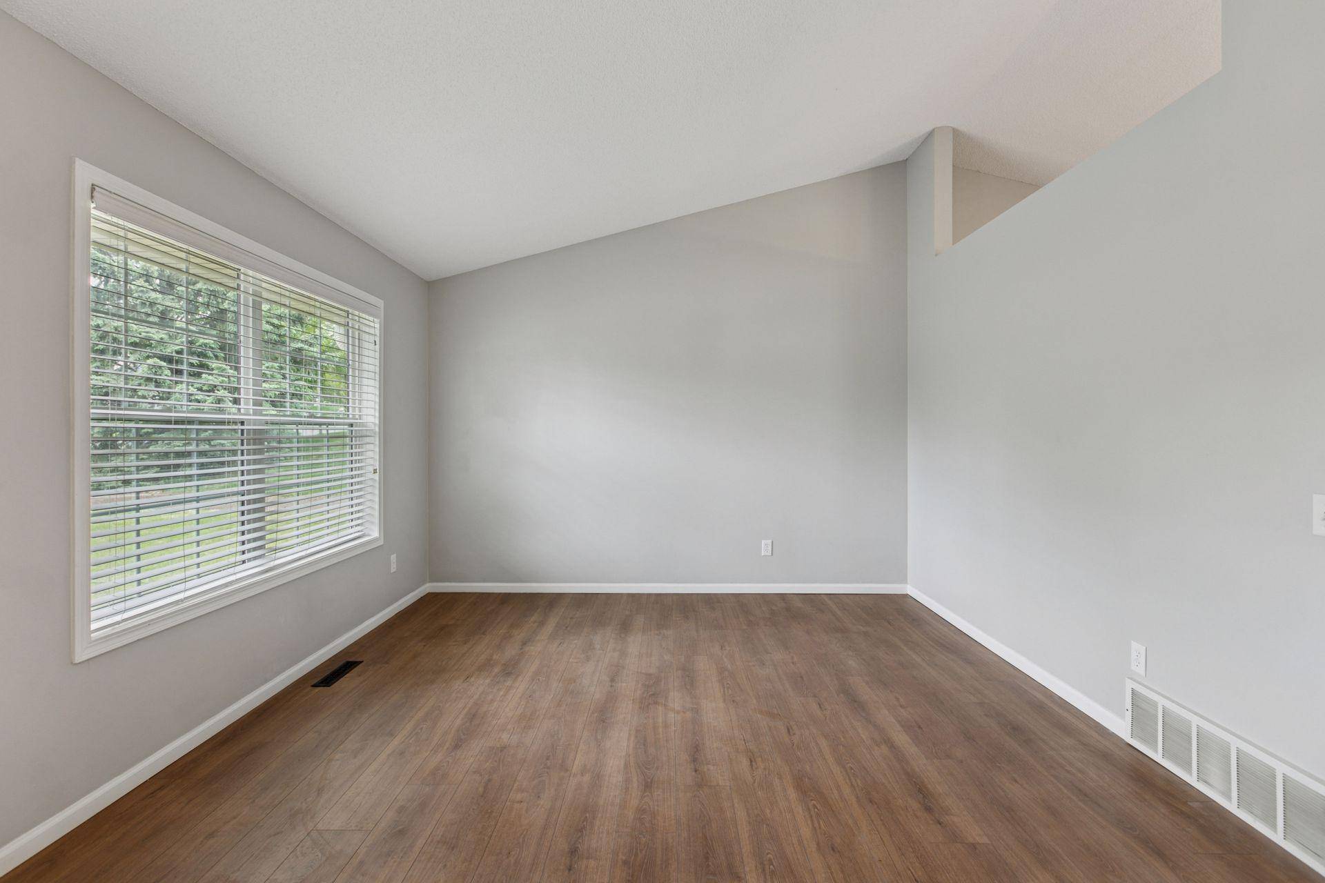 Maplewood, MN 55119,2384 Schaller DR E
