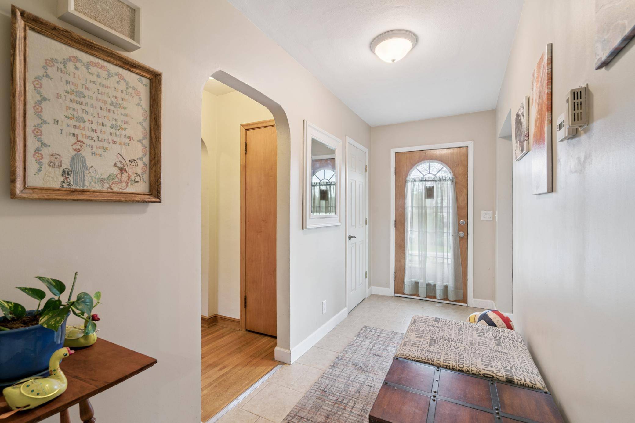 Maplewood, MN 55109,1272 County Road D CIR E