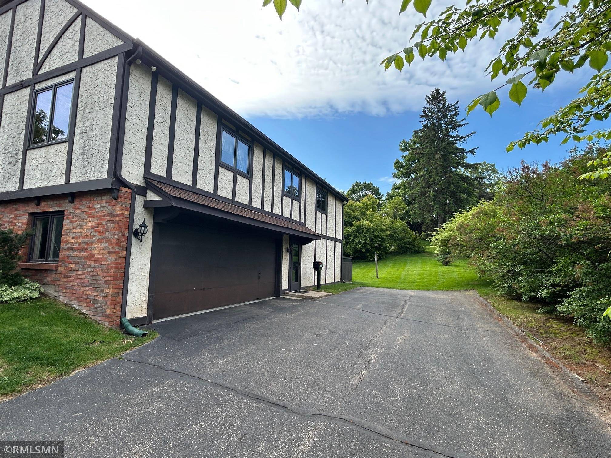 Minnetonka, MN 55343,12311 James RD