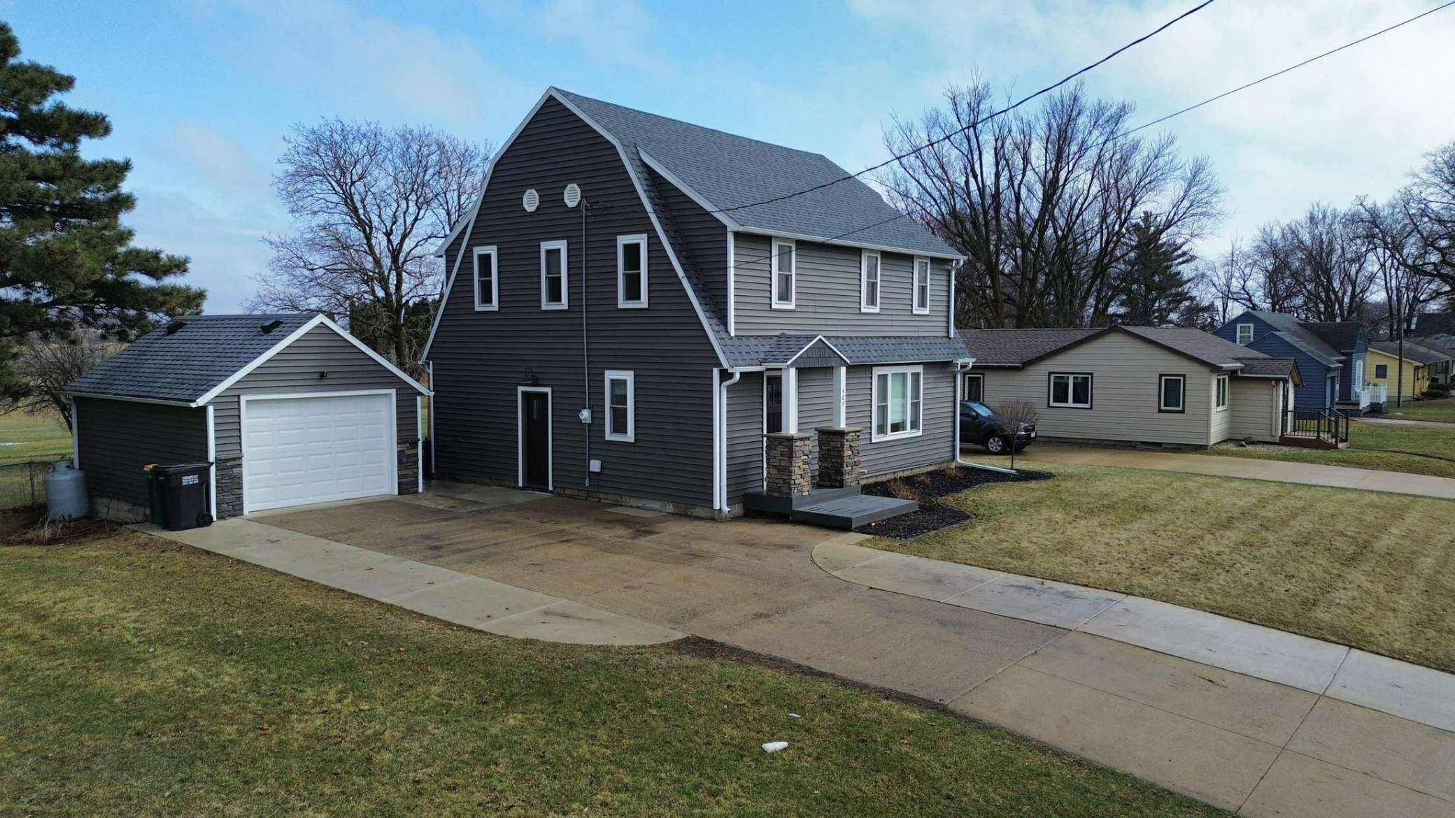 Clarks Grove, MN 56016,405 Independence AVE S