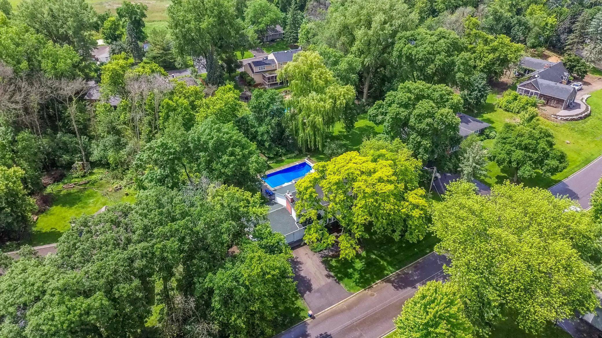 Minnetonka, MN 55391,15325 Holdridge DR E