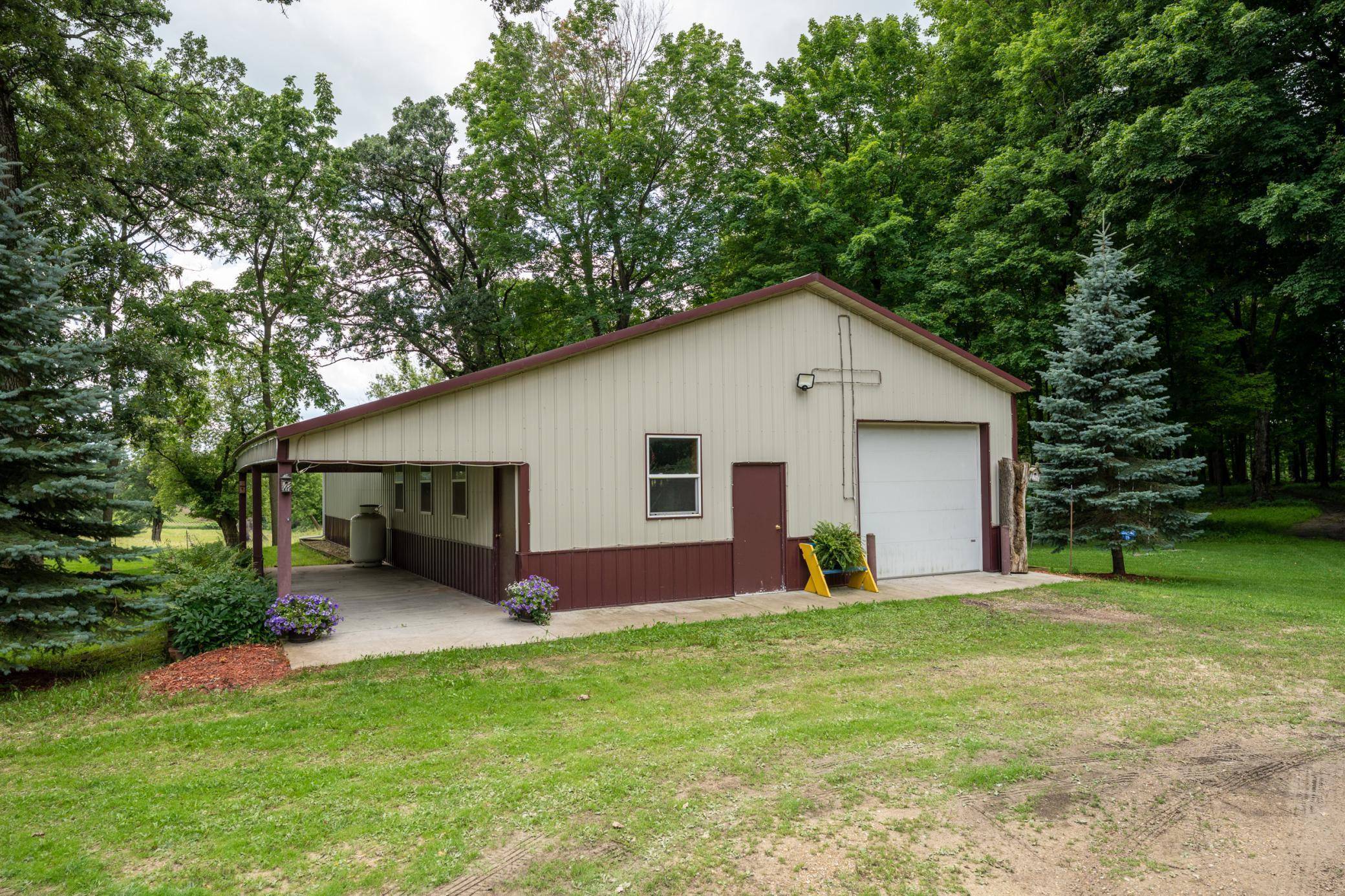 Cannon Falls, MN 55009,9570 340th Street WAY