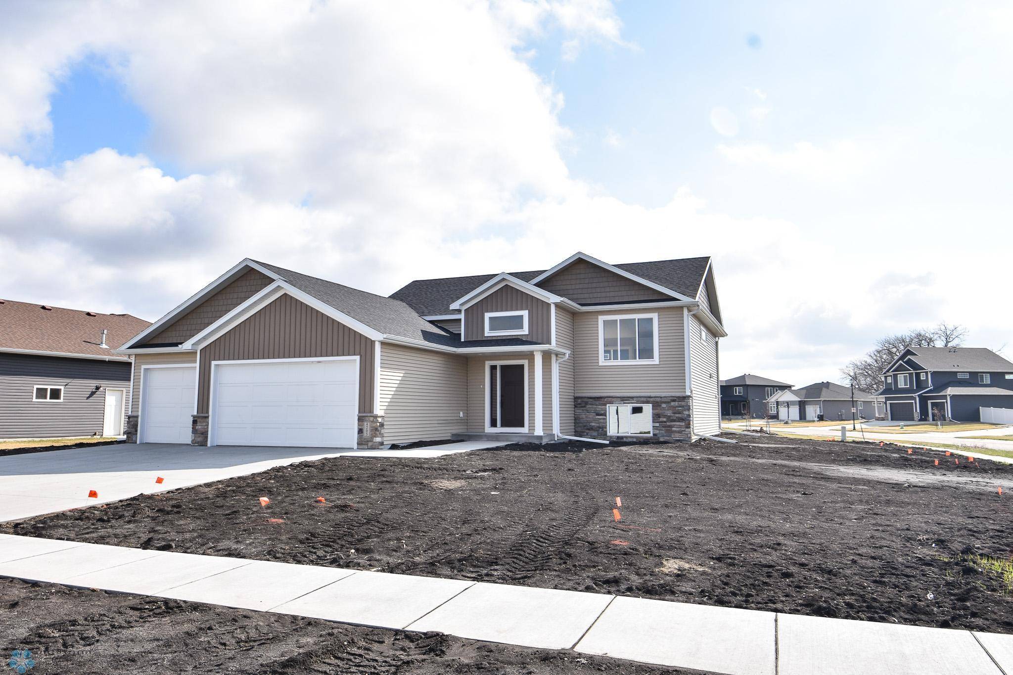 Fargo, ND 58104,4205 Bristlecone LOOP S