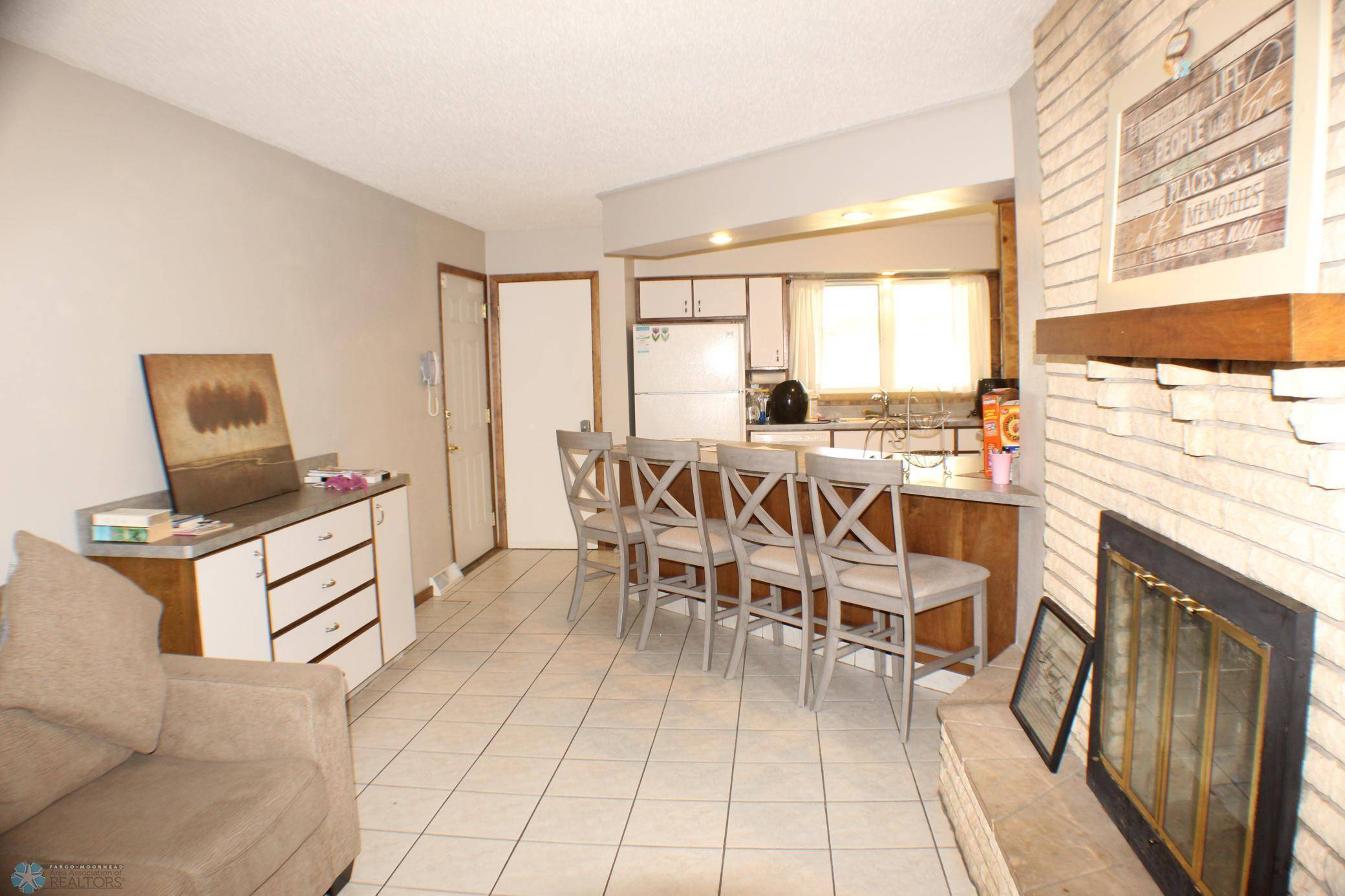 Moorhead, MN 56560,421 Dale AVE