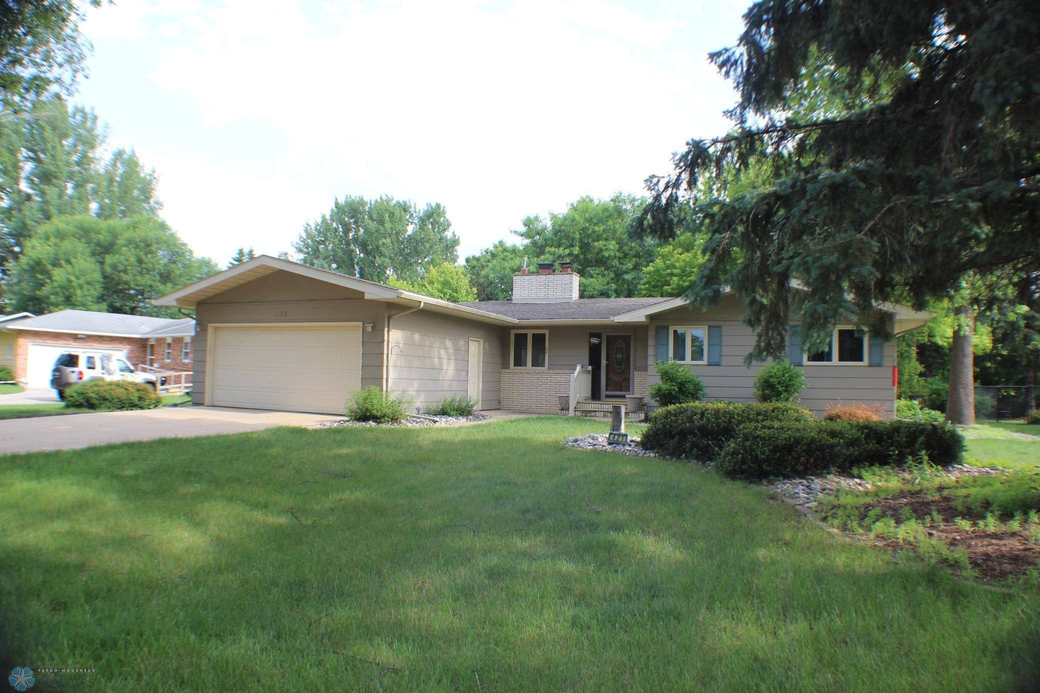 Moorhead, MN 56560,421 Dale AVE
