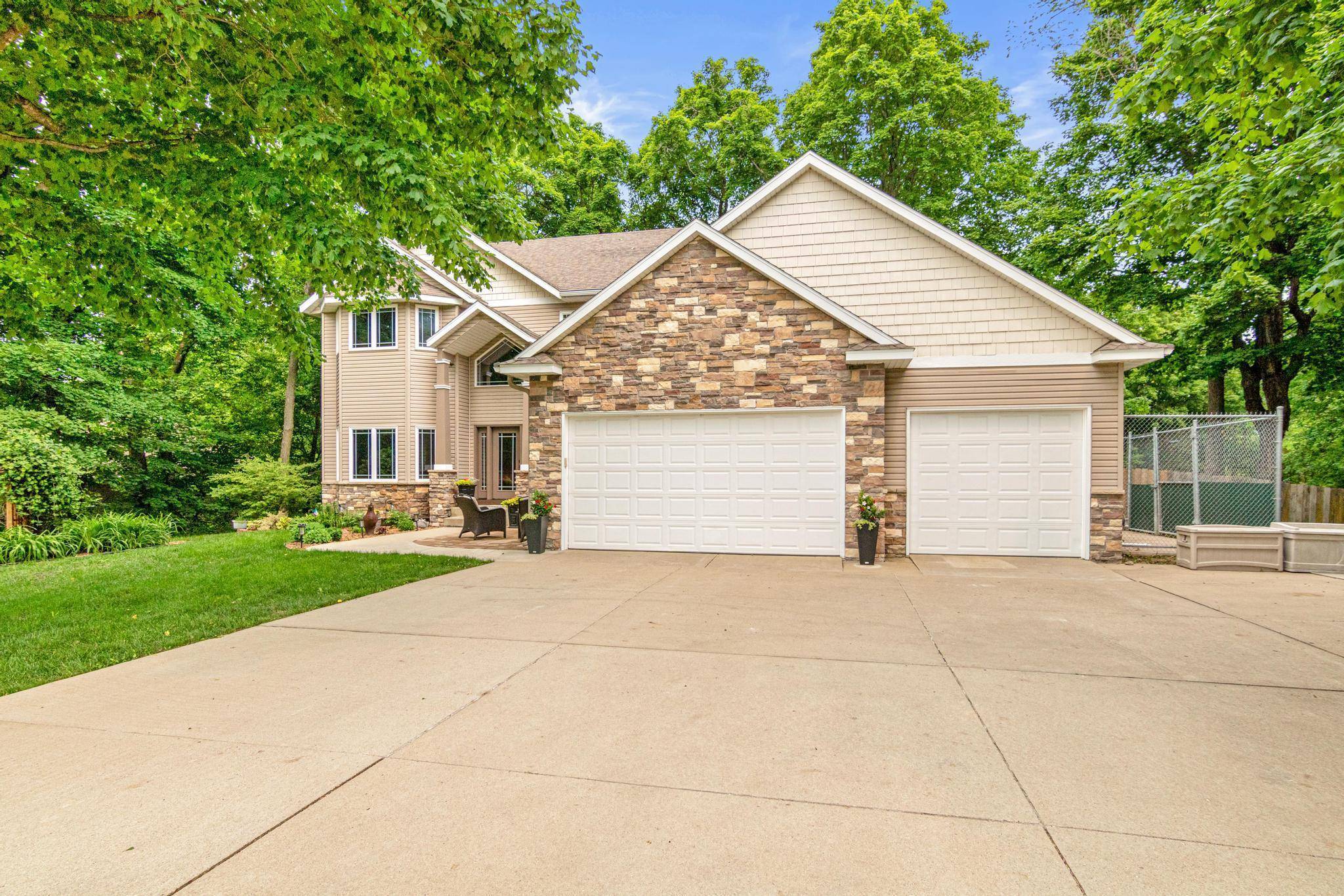 Prior Lake, MN 55372,5450 Raven Point RD