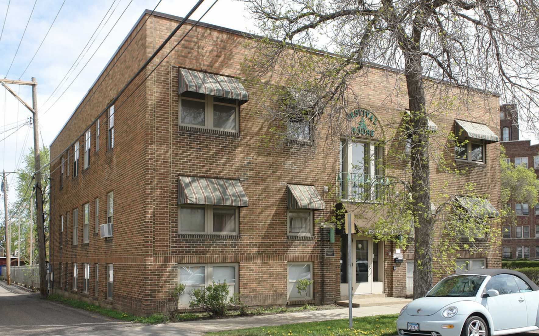 Saint Paul, MN 55104,1709 Shields AVE