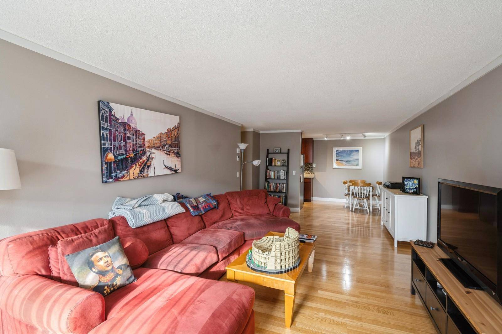 Minneapolis, MN 55410,2800 W 44th ST #104