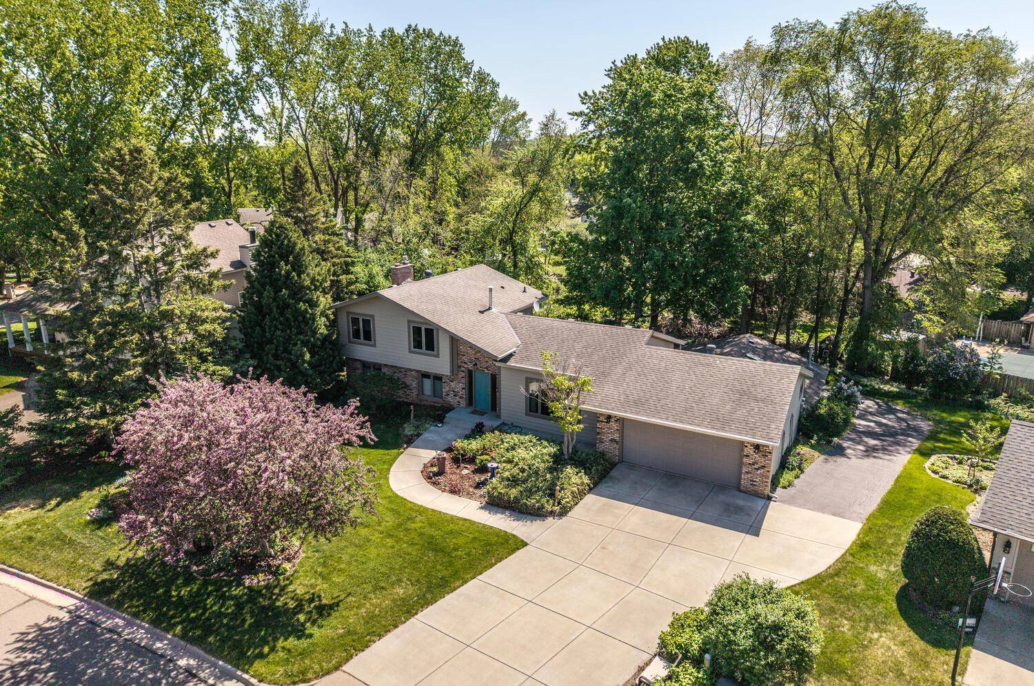 Burnsville, MN 55306,15505 Logarto LN