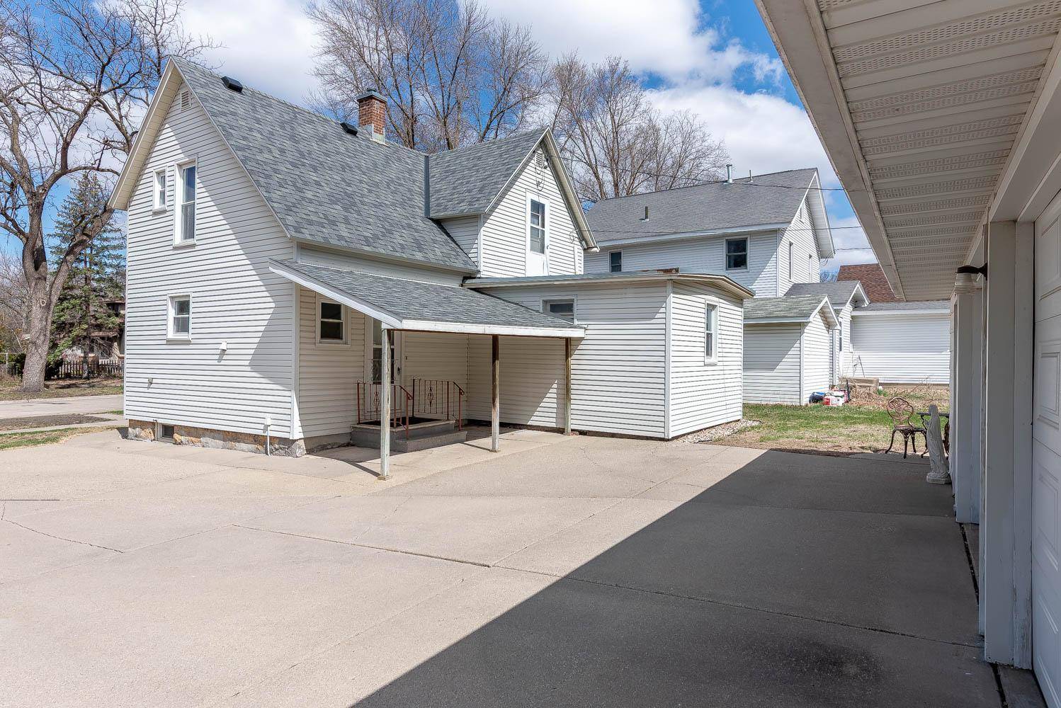 Mankato, MN 56001,1509 N 5th ST