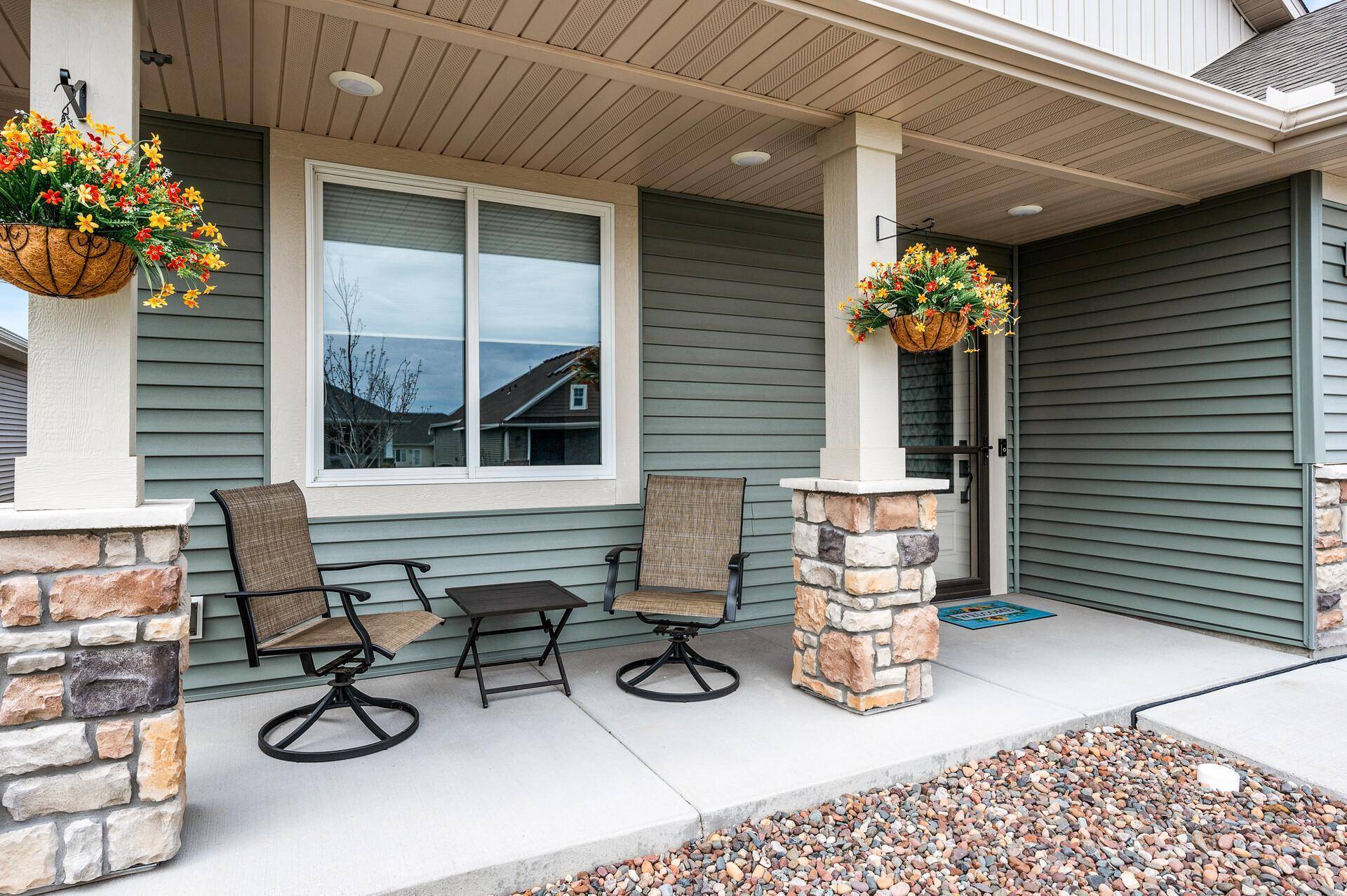Lindstrom, MN 55045,31686 Newport Curve