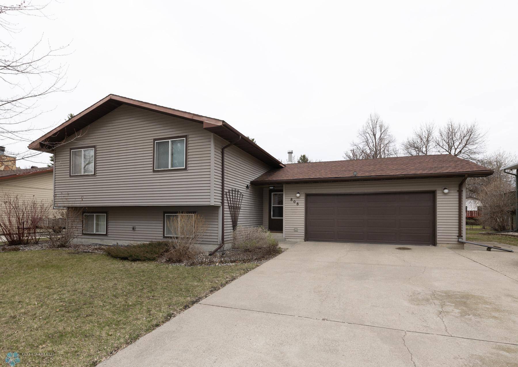West Fargo, ND 58078,808 8th AVE E