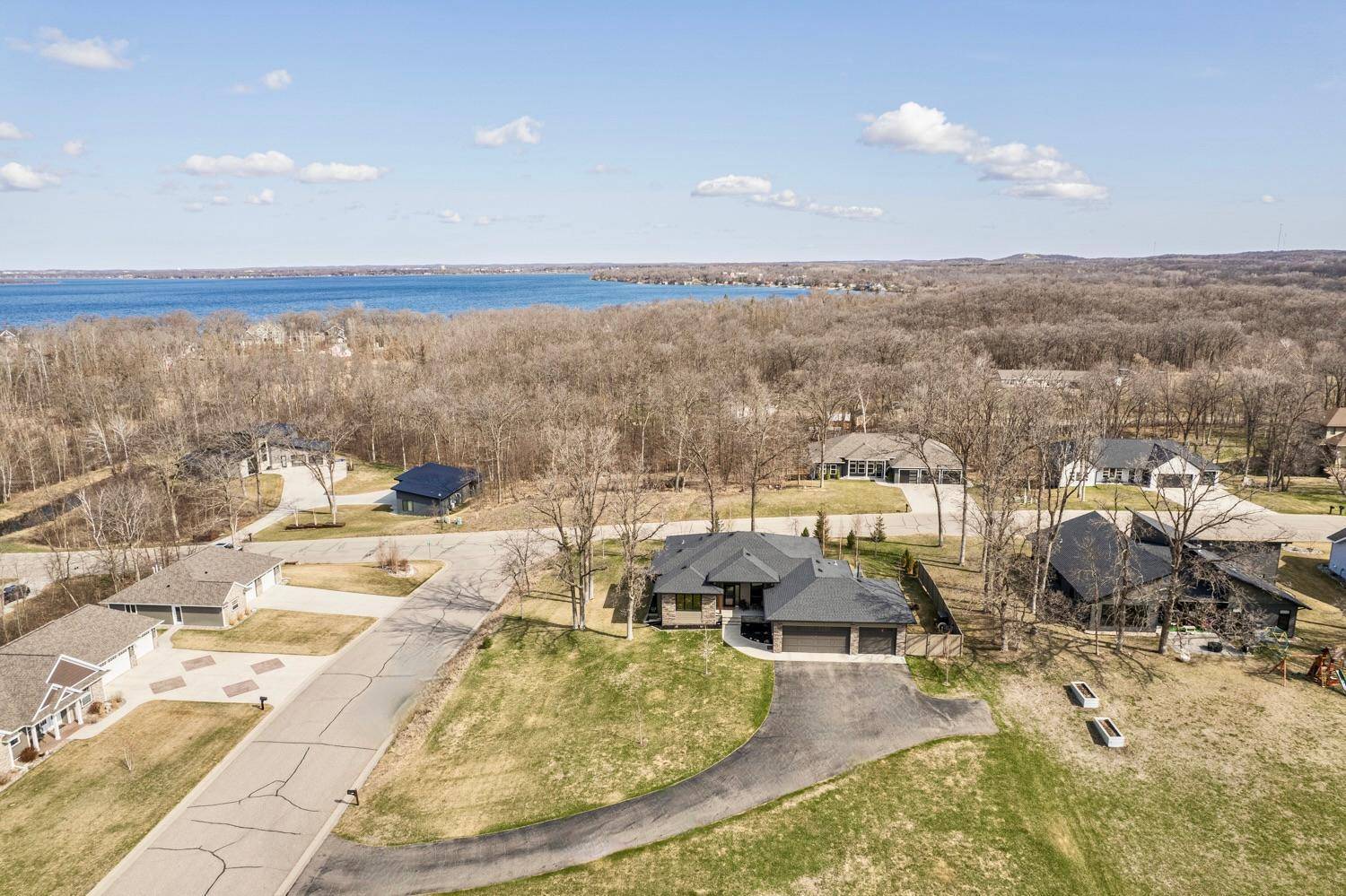 Detroit Lakes, MN 56501,1881 Hickory LN