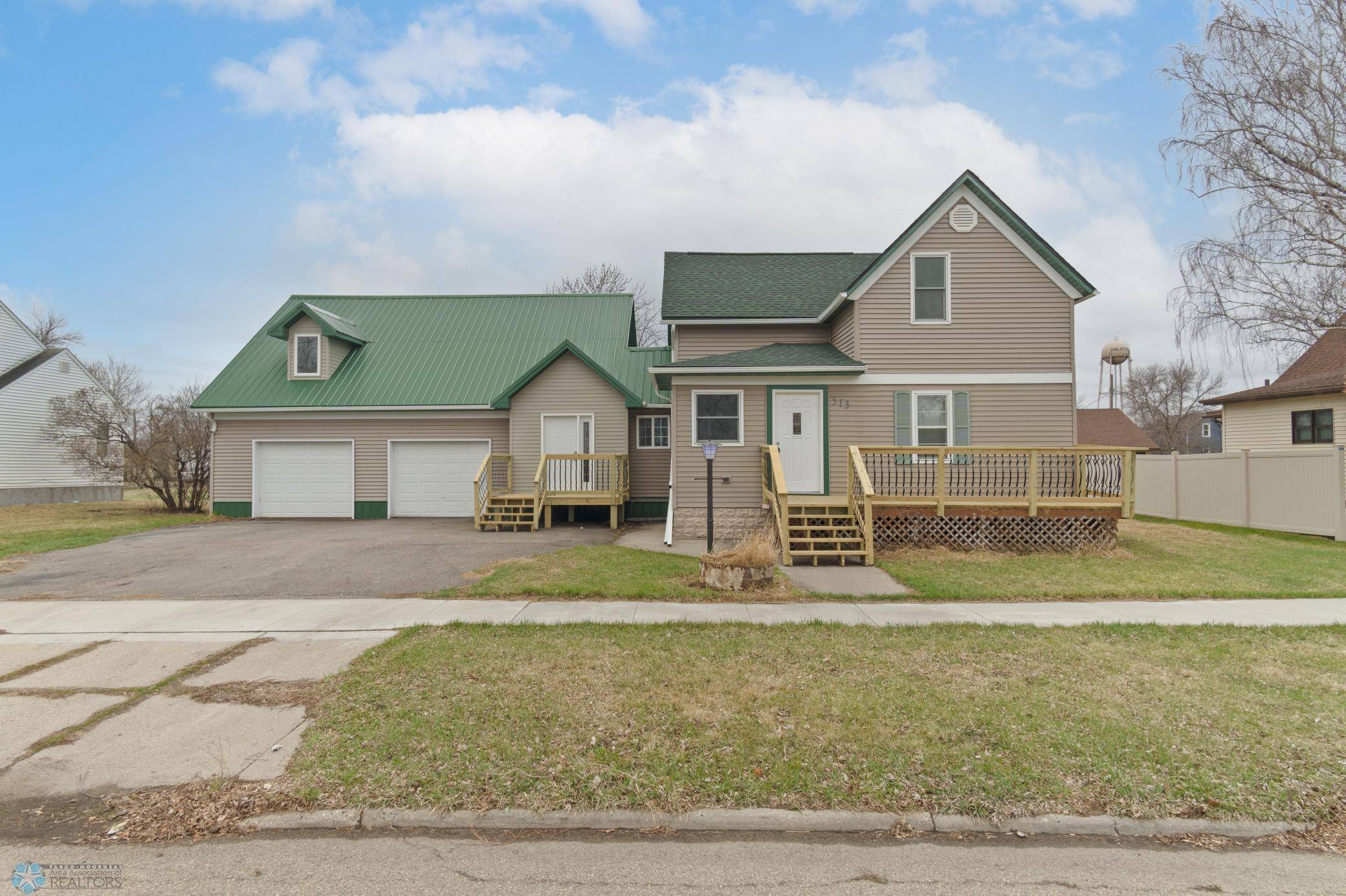 Halstad, MN 56548,513 W 2nd AVE W