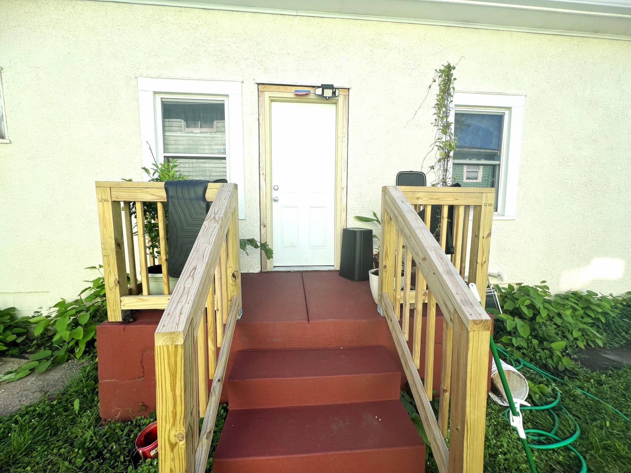 Saint Paul, MN 55103,337 Fuller AVE