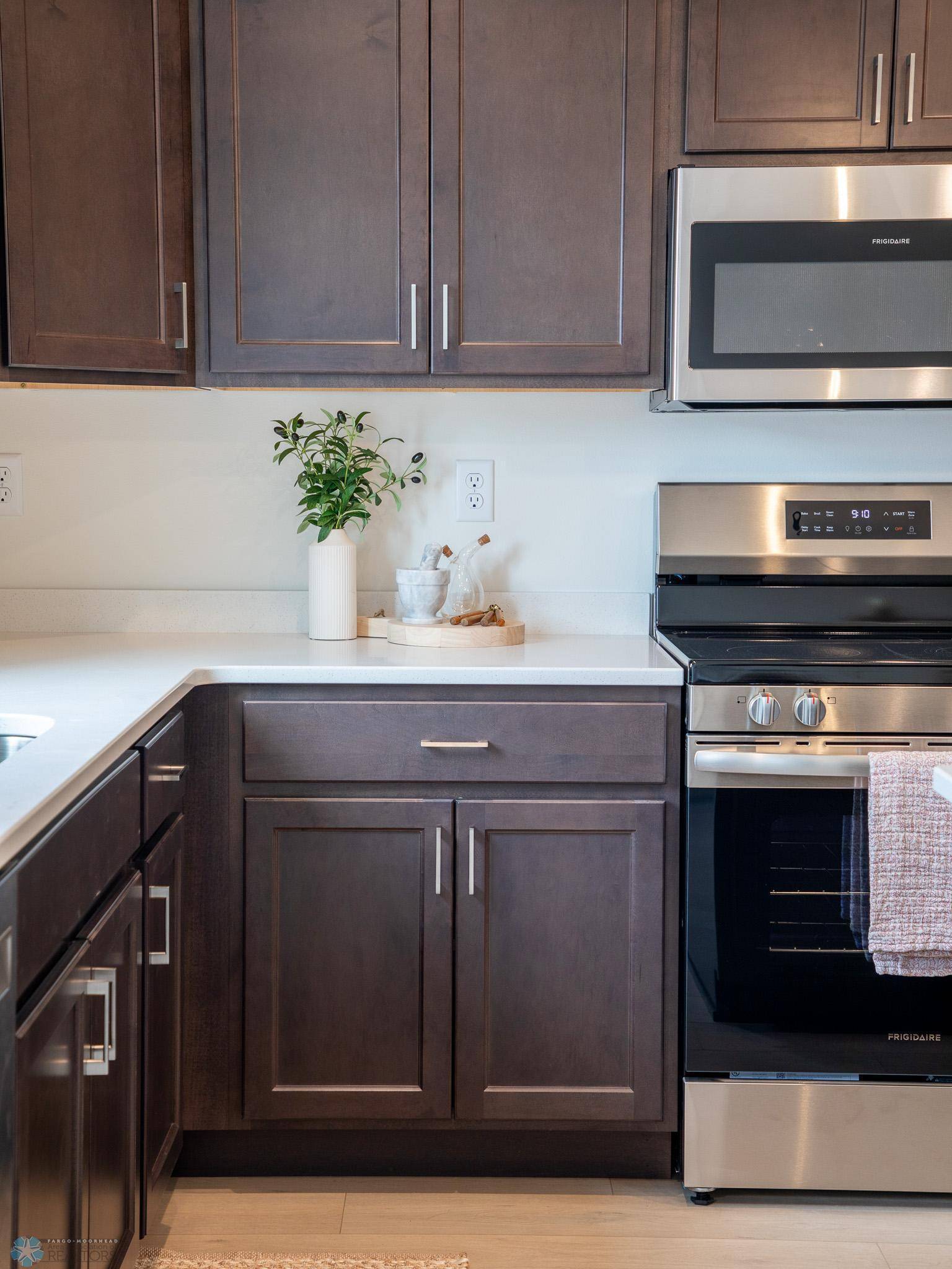 Fargo, ND 58104,6735 Meadow View DR S